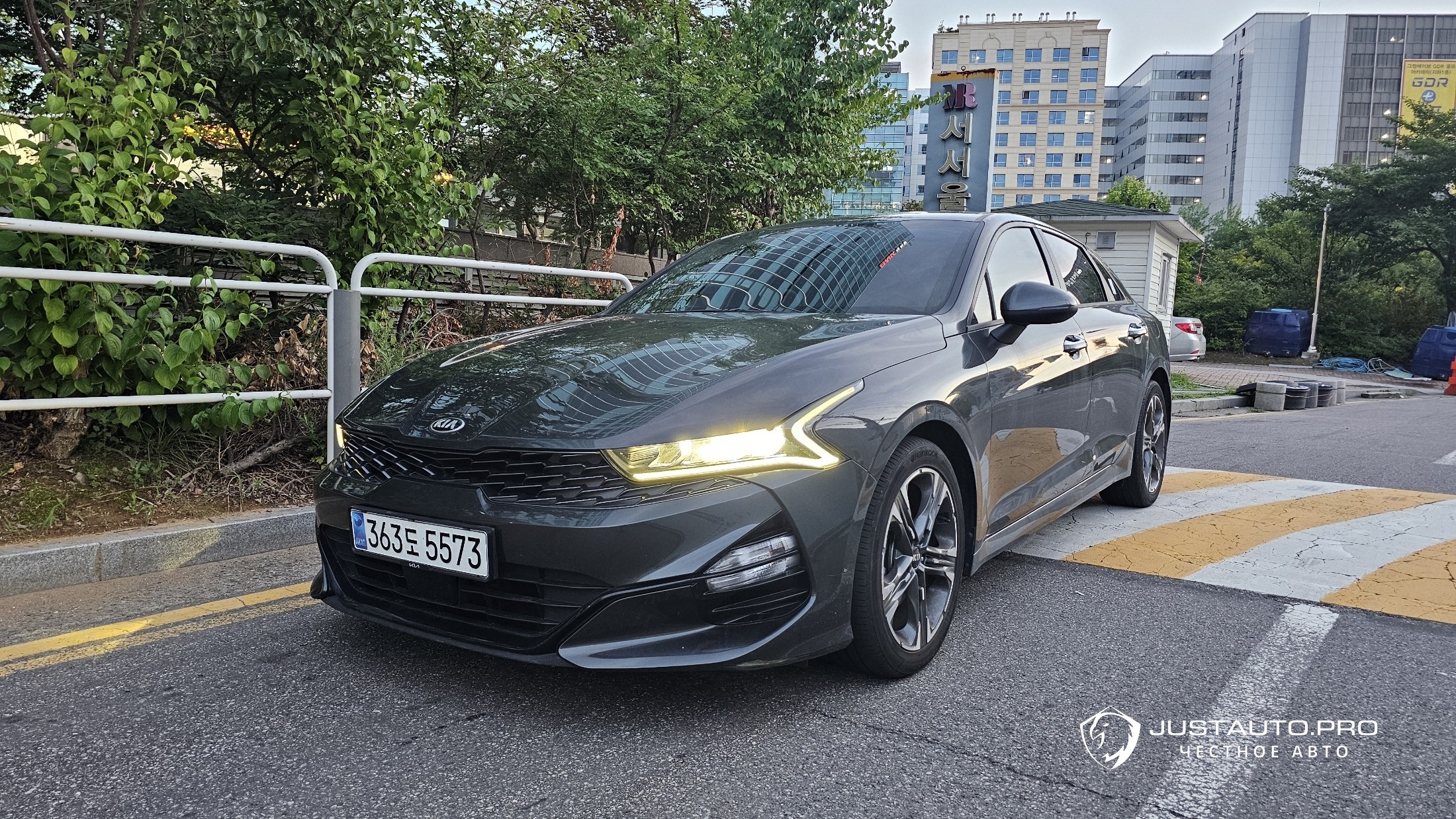 Автомобиль Kia K5