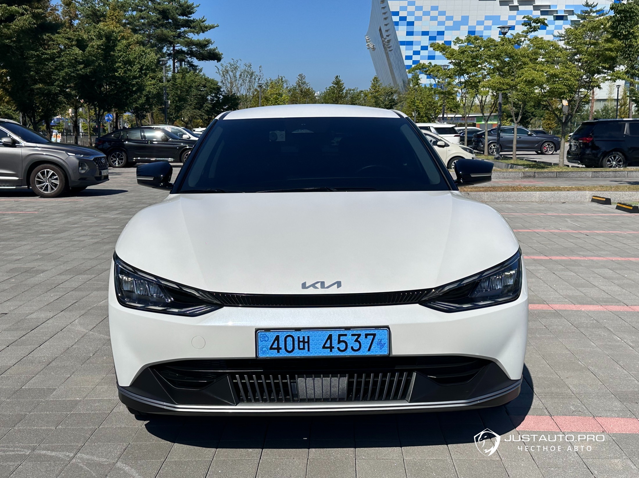 Автомобиль Kia EV6