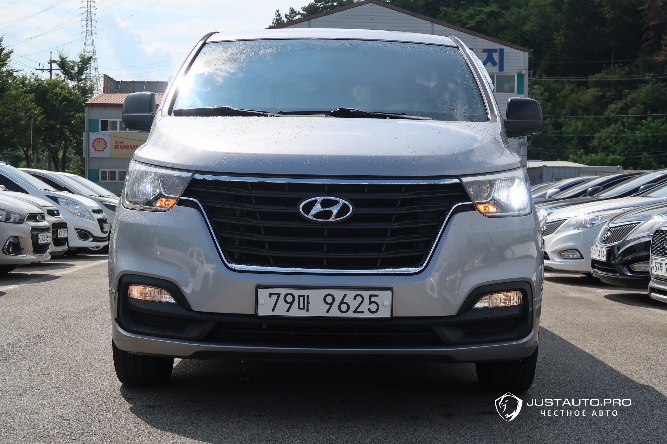 Автомобиль Hyundai Starex