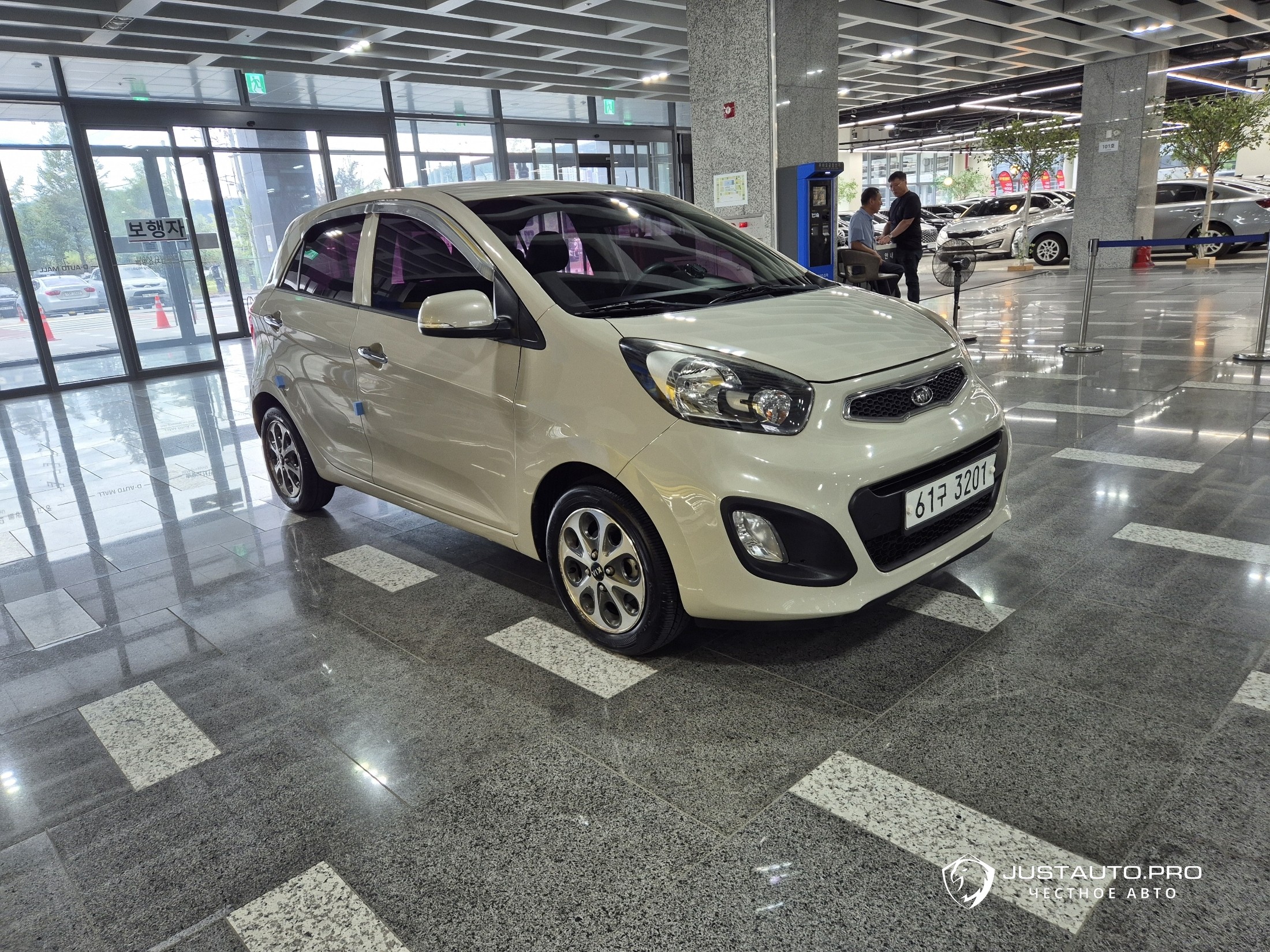 Автомобиль Kia morning