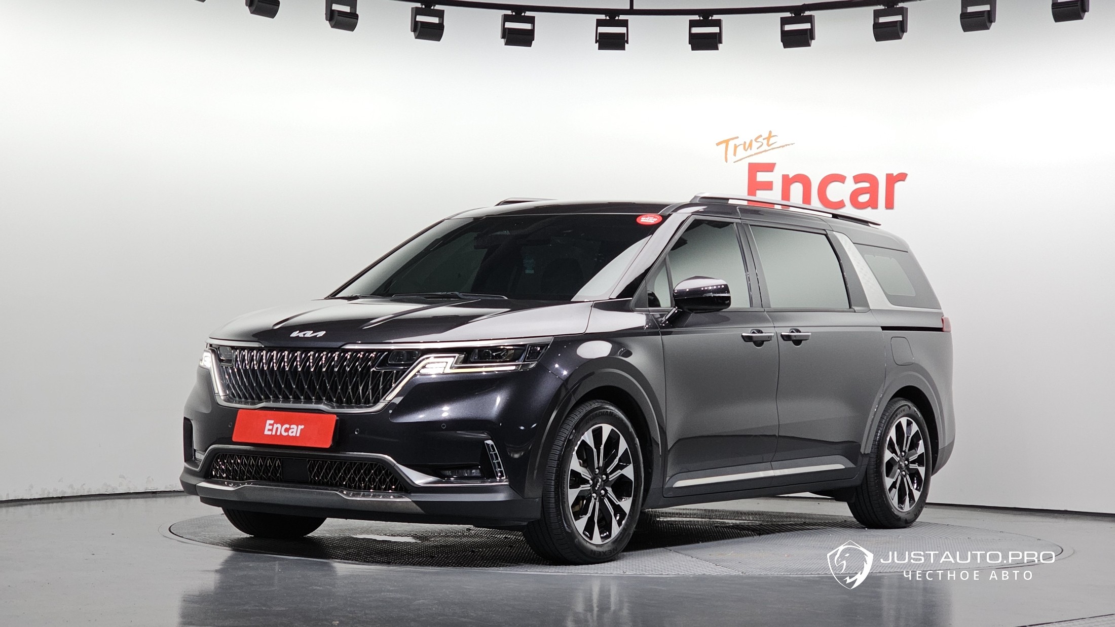 Автомобиль Kia Canival