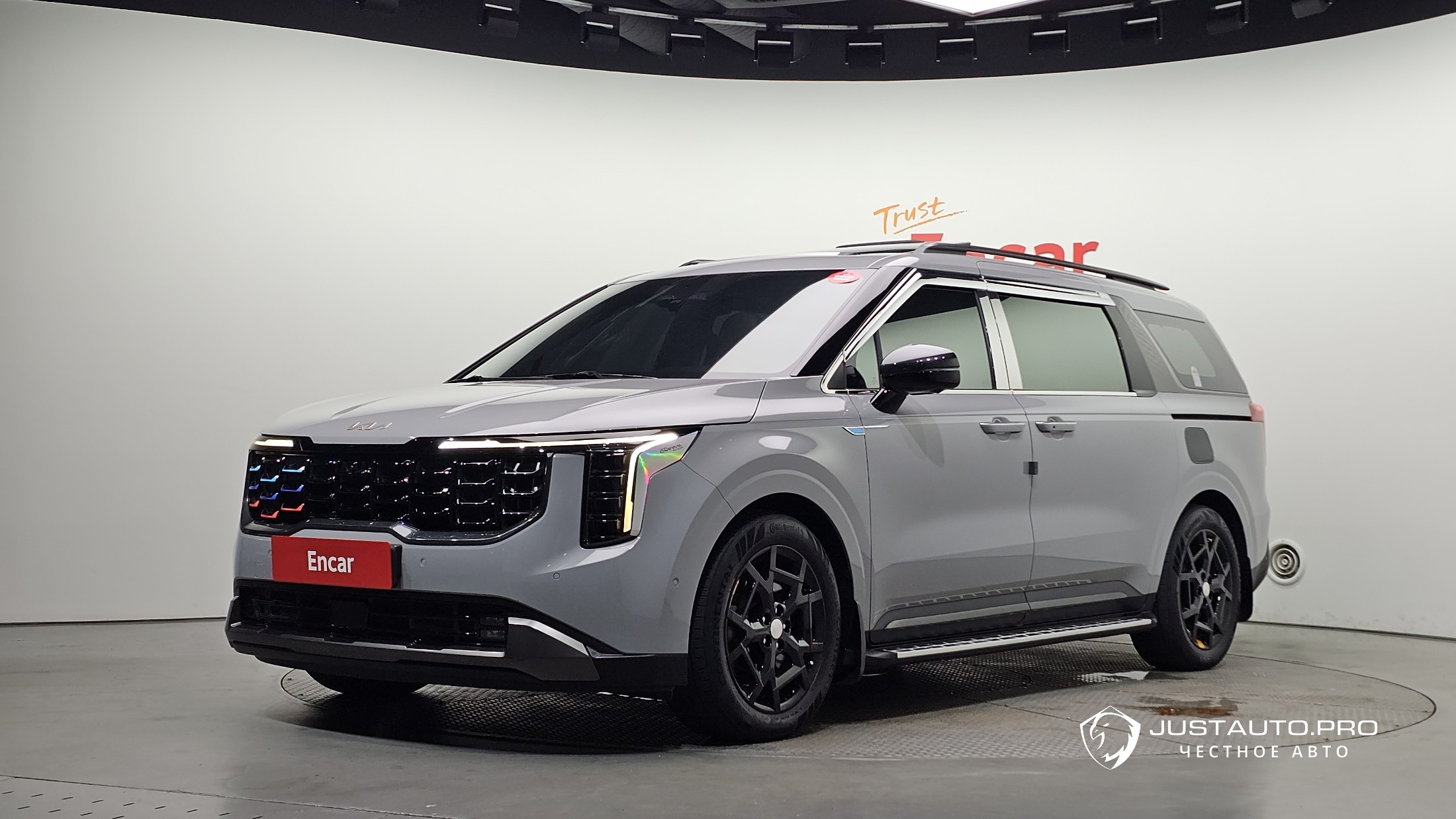 Автомобиль Kia Canival