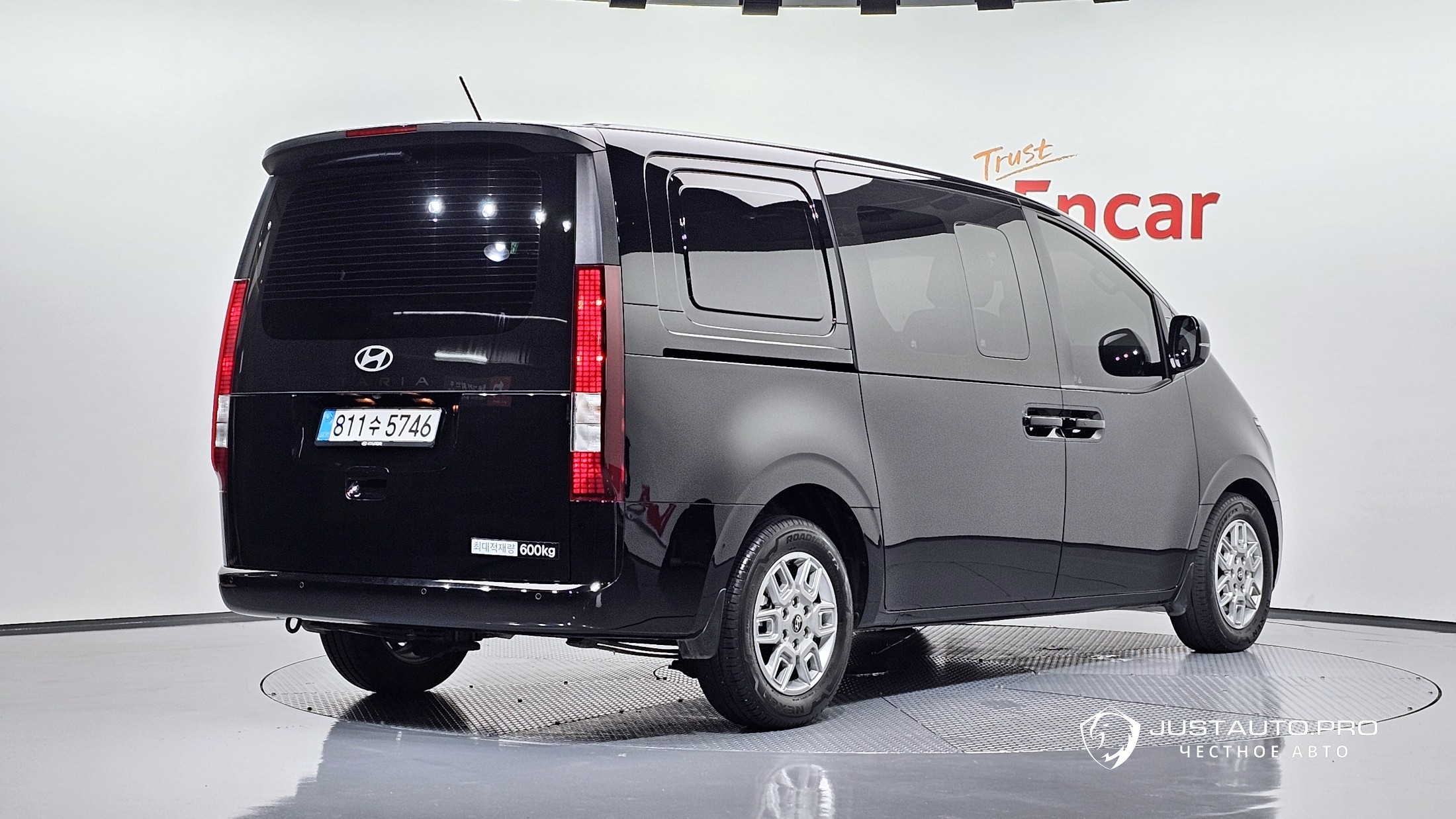 Автомобиль Hyundai Staria