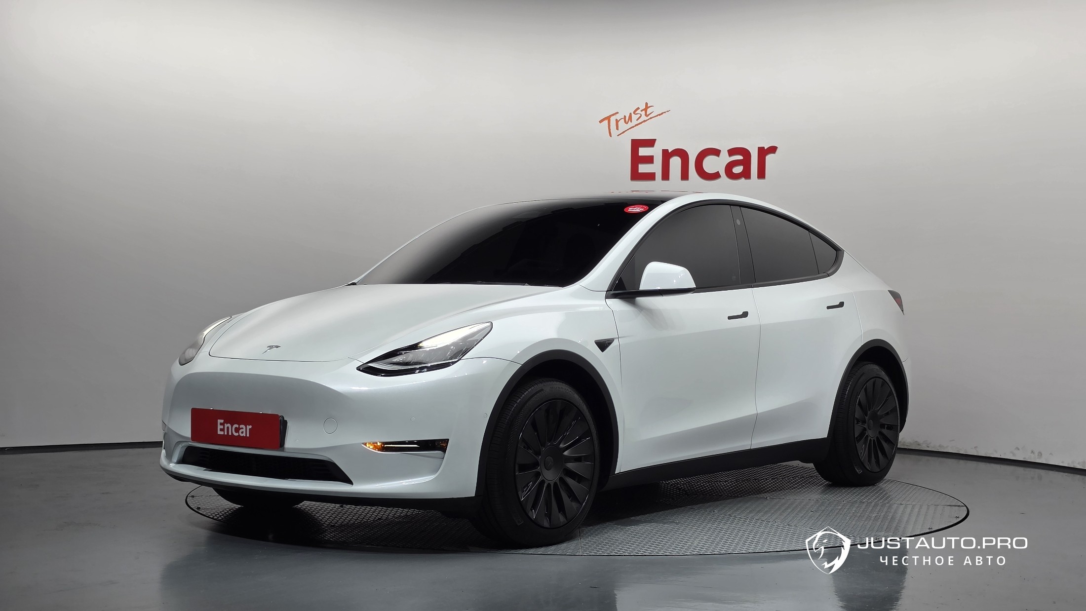 Автомобиль Tesla Model Y