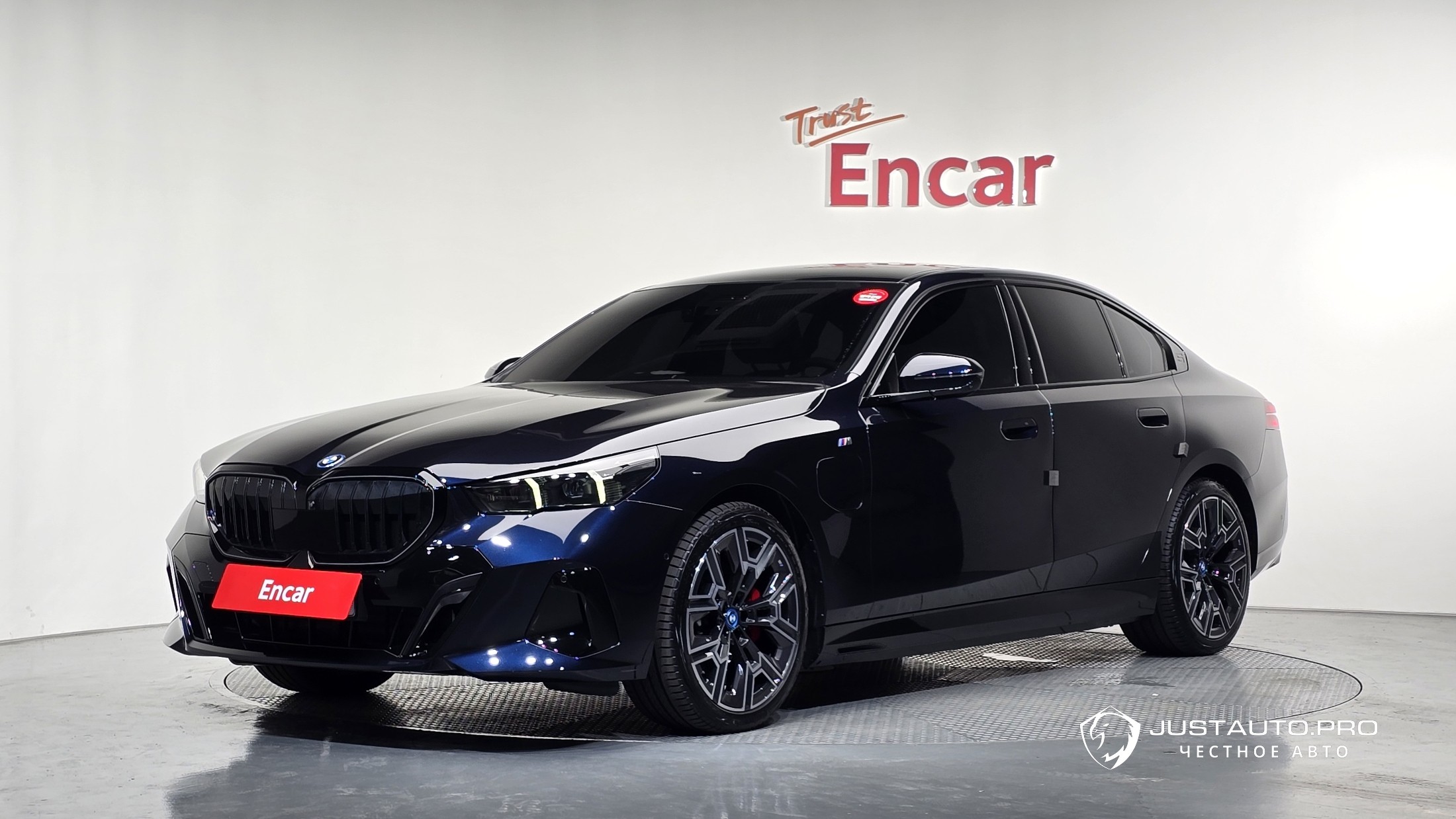 Автомобиль BMW 5-Series