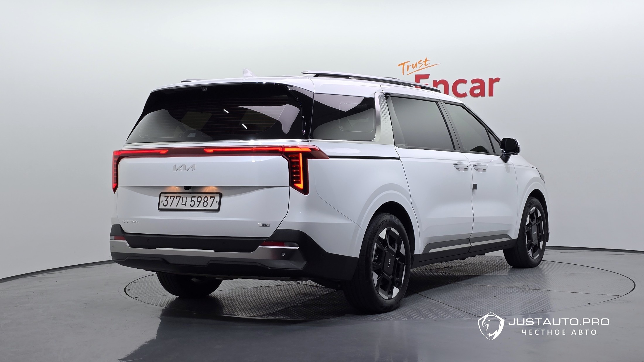 Автомобиль Kia Canival
