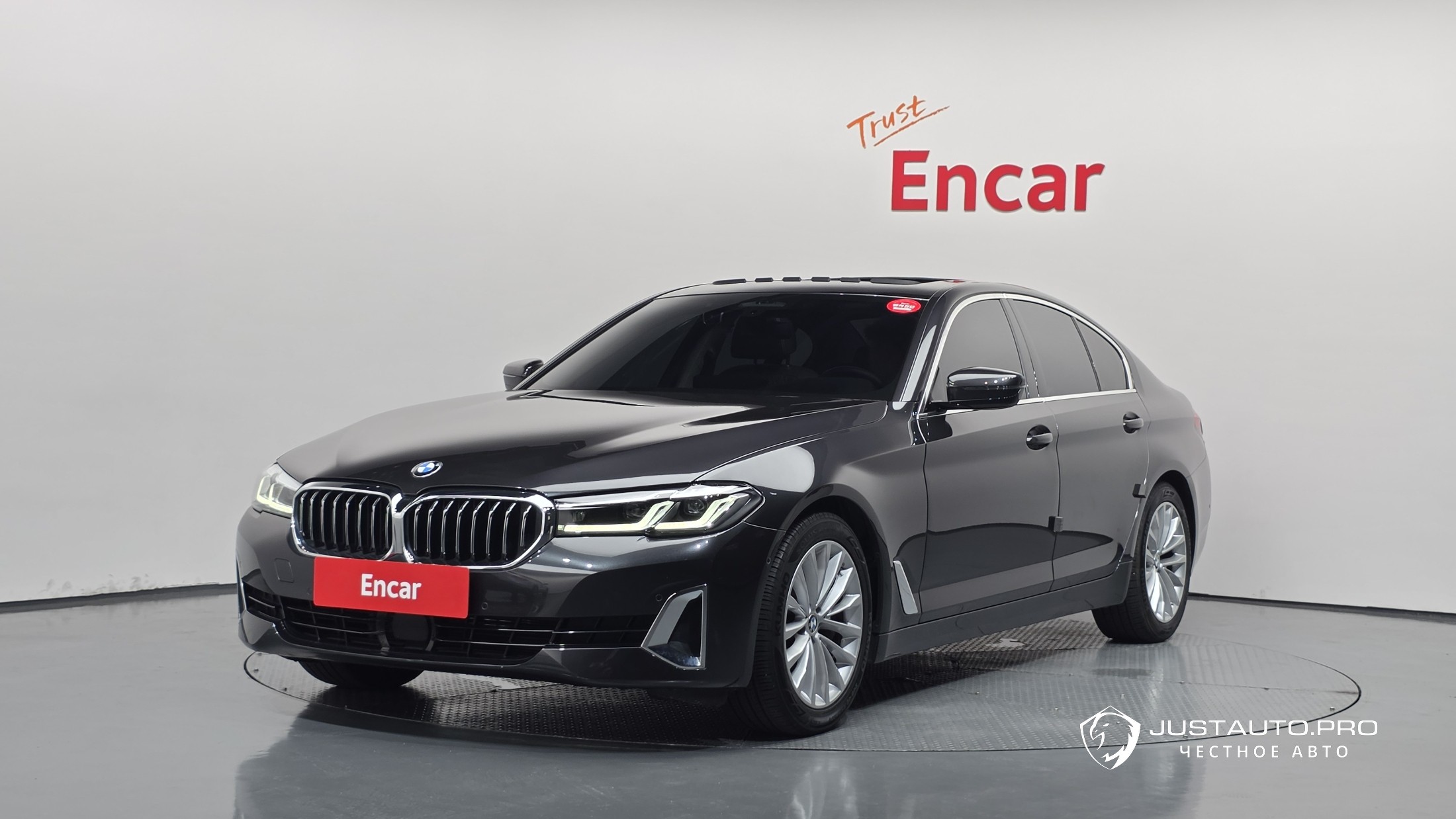 Автомобиль BMW 5-Series