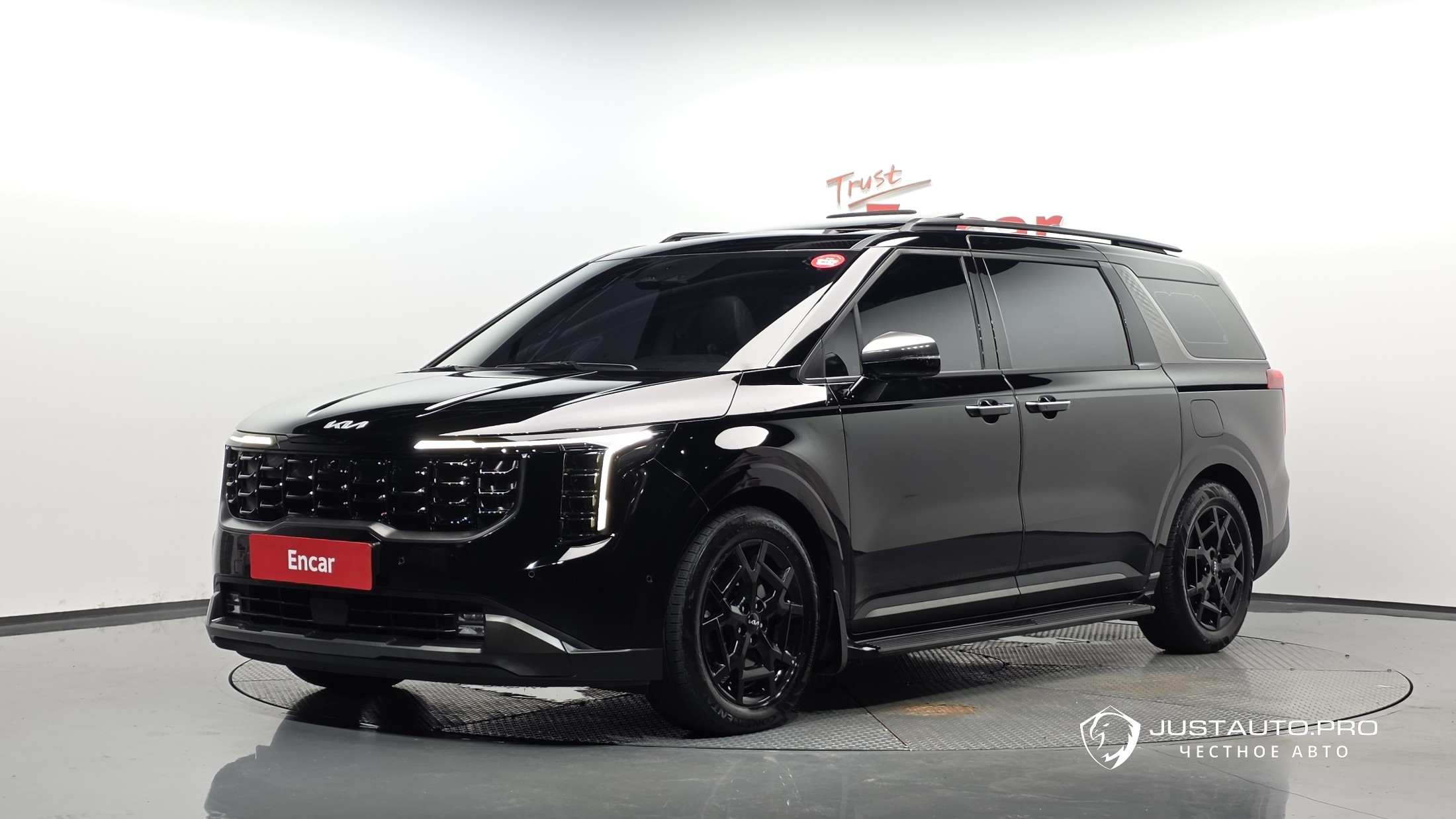 Автомобиль Kia Canival