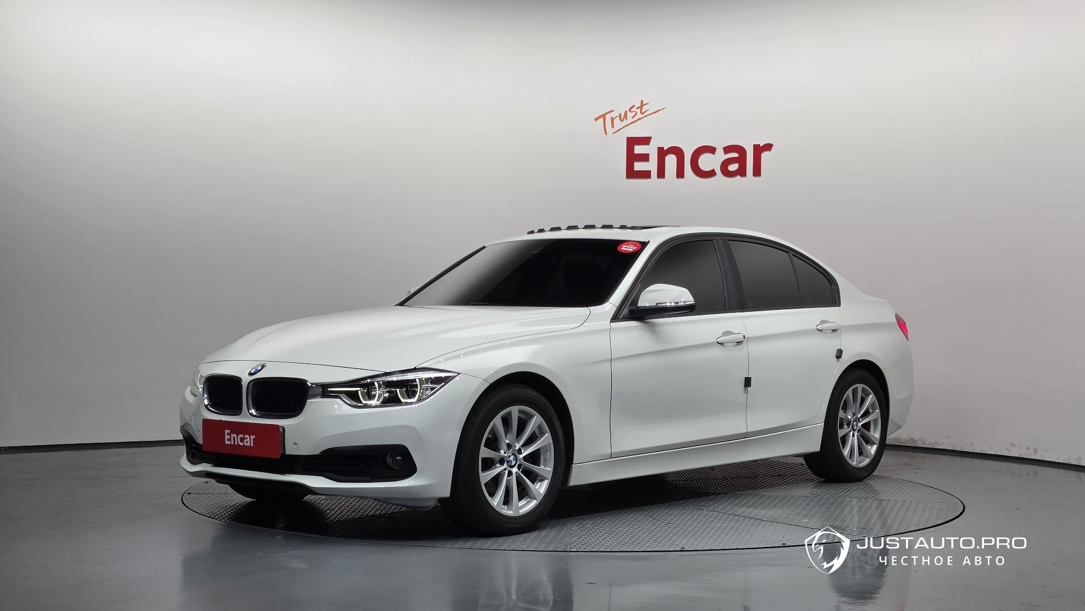 Автомобиль BMW 3-Series