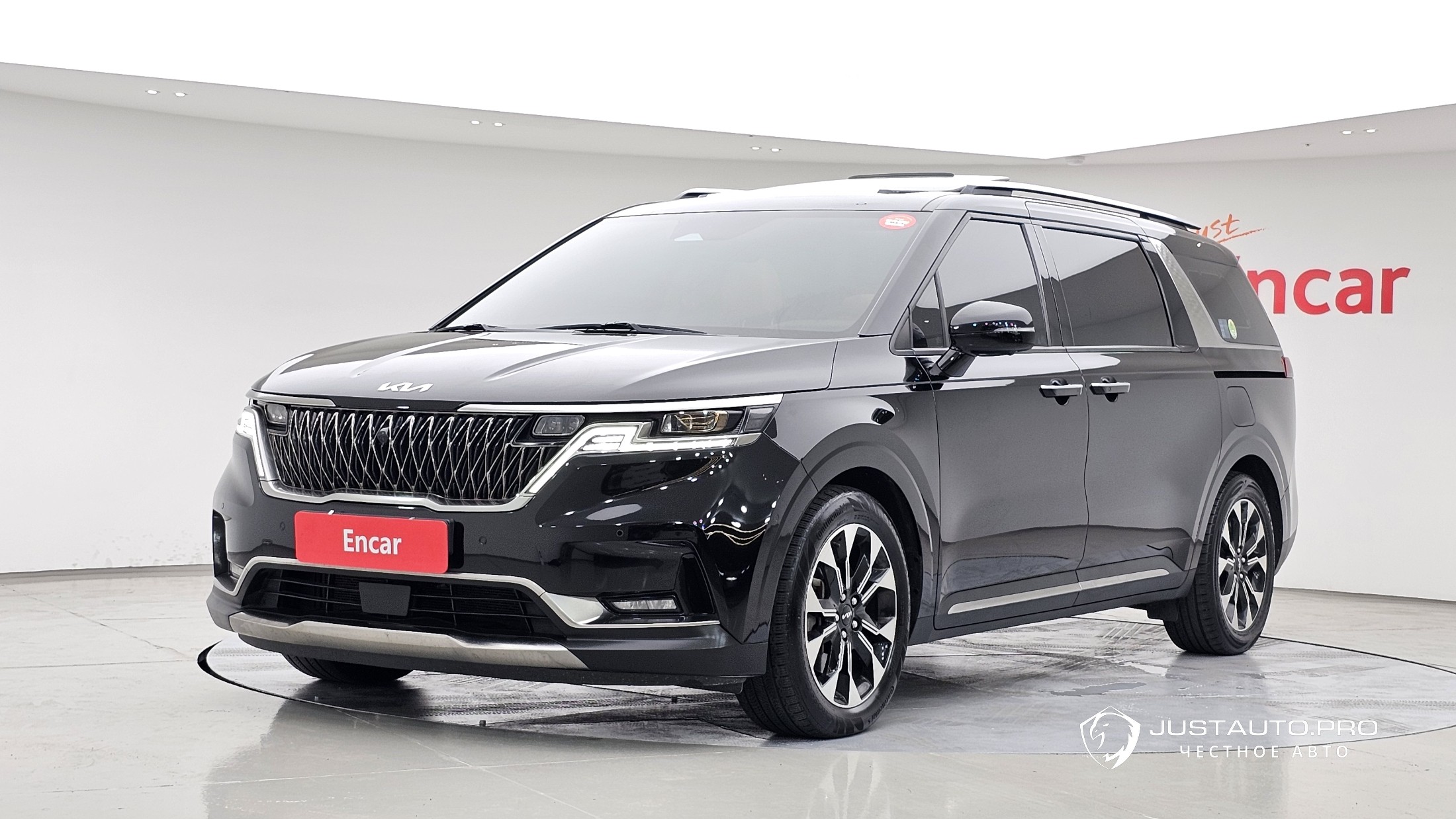 Автомобиль Kia Canival