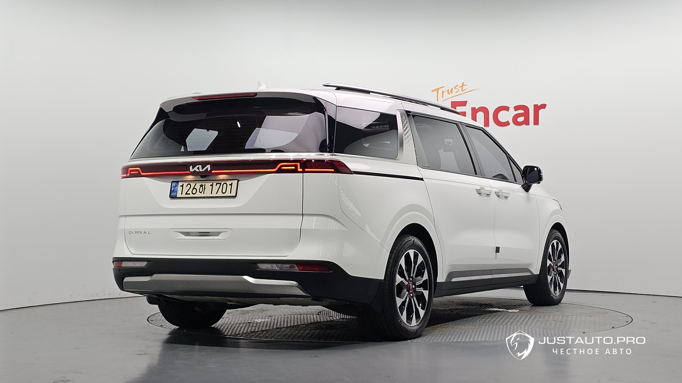 Автомобиль Kia Canival