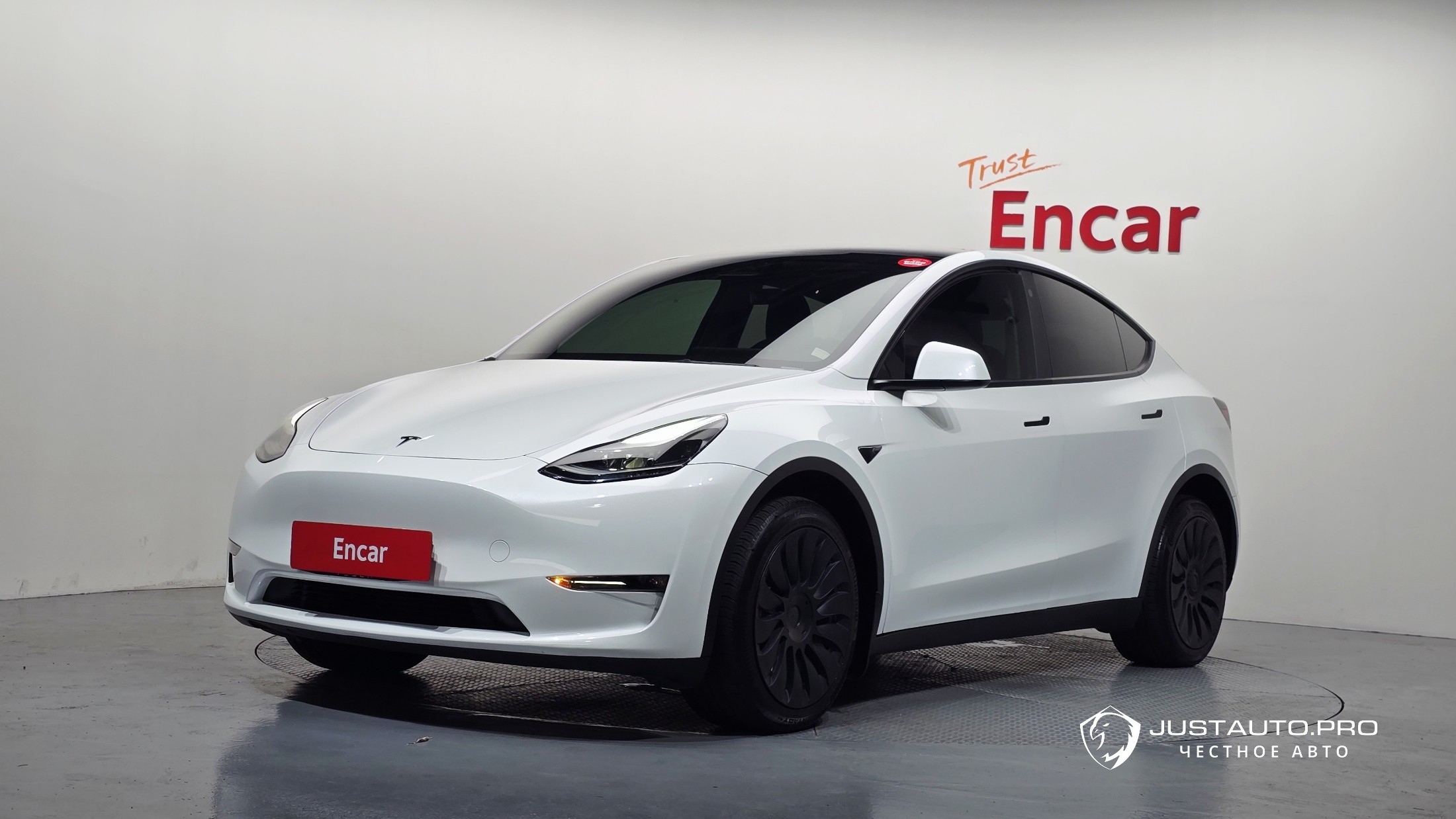 Автомобиль Tesla Model Y