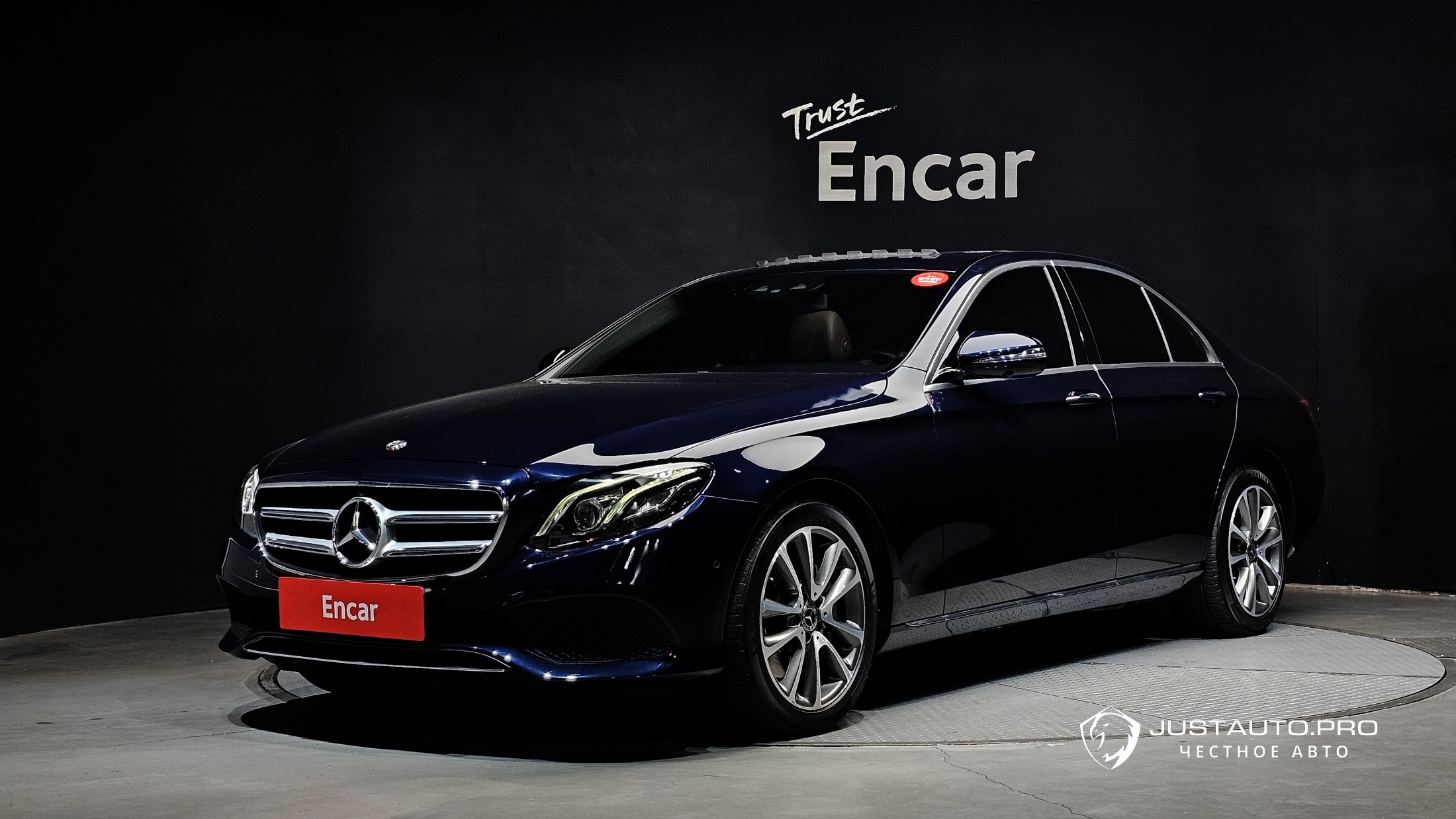 Автомобиль Mercedes-Benz E-Class