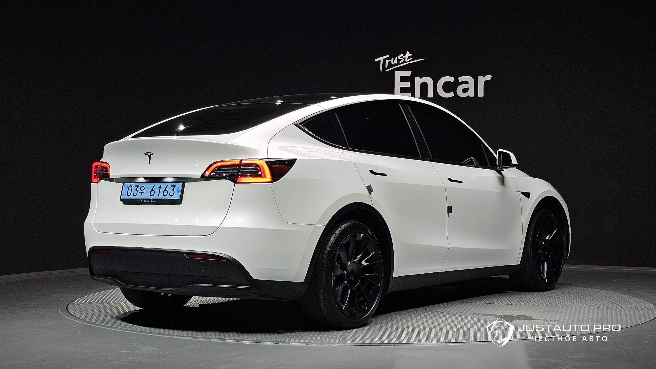 Автомобиль Tesla Model Y