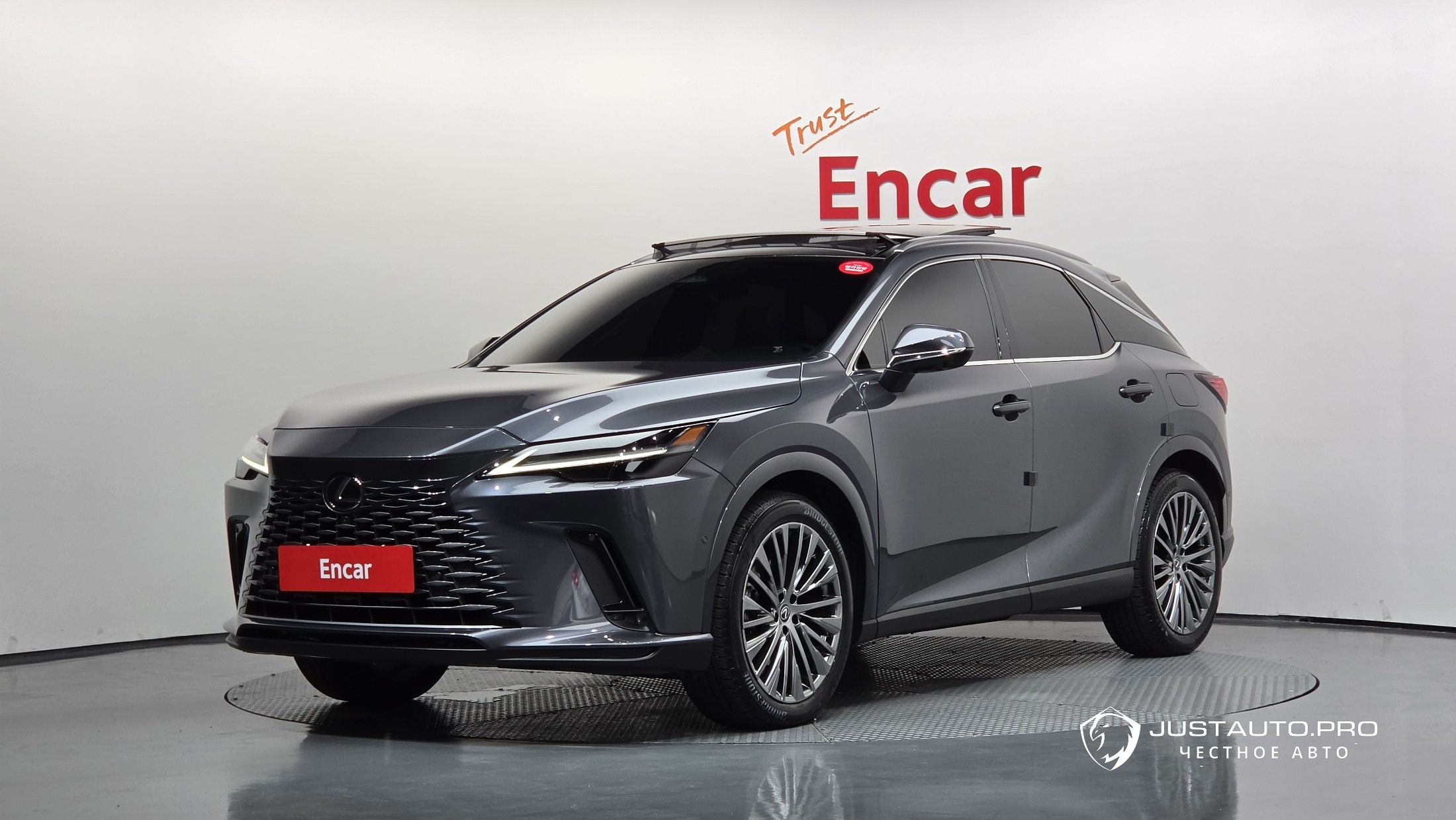 Автомобиль Lexus RX