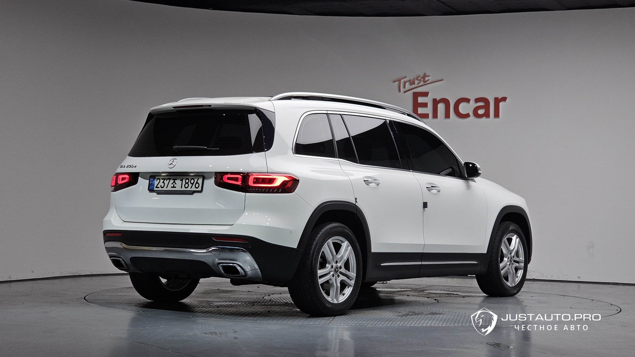 Автомобиль Mercedes-Benz GLB-Class