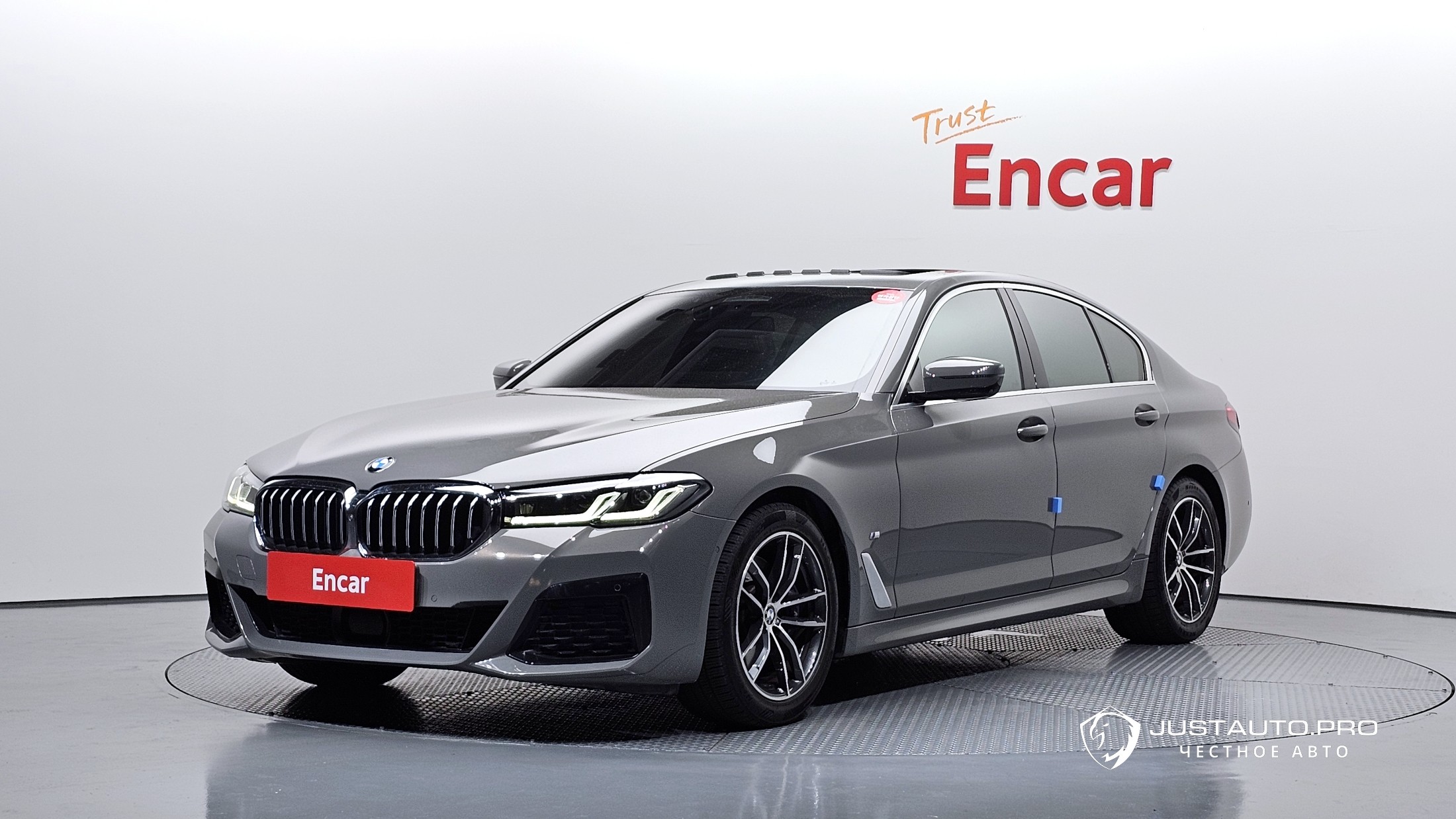 Автомобиль BMW 5-Series