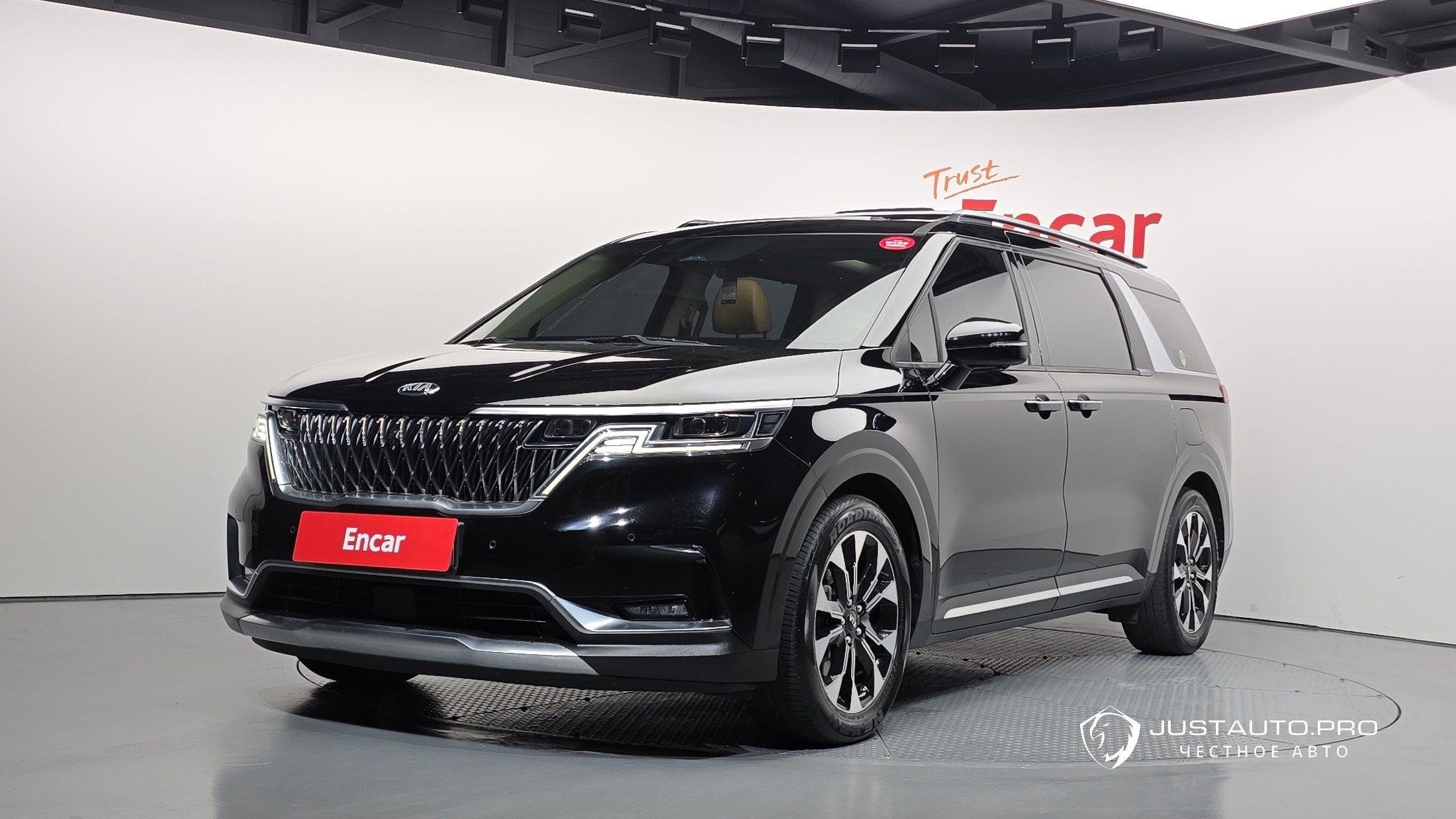 Автомобиль Kia Canival