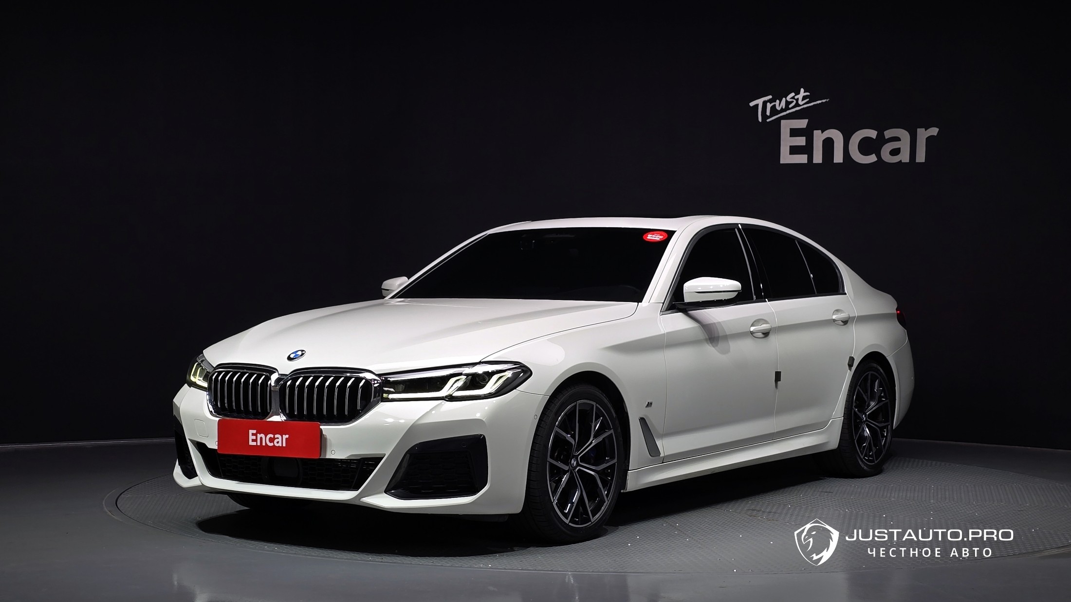 Автомобиль BMW 5-Series