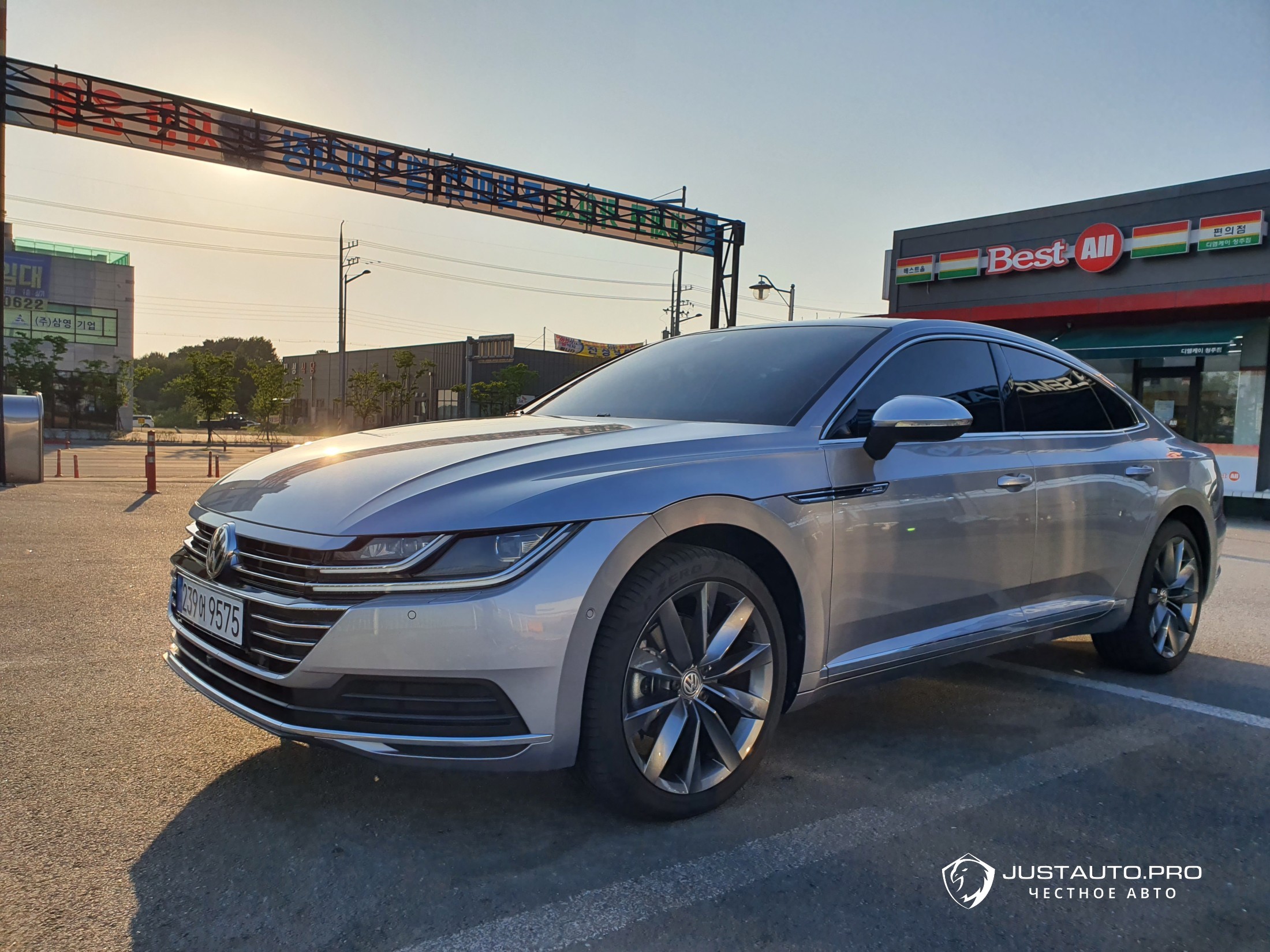 Автомобиль Volkswagen Arteon
