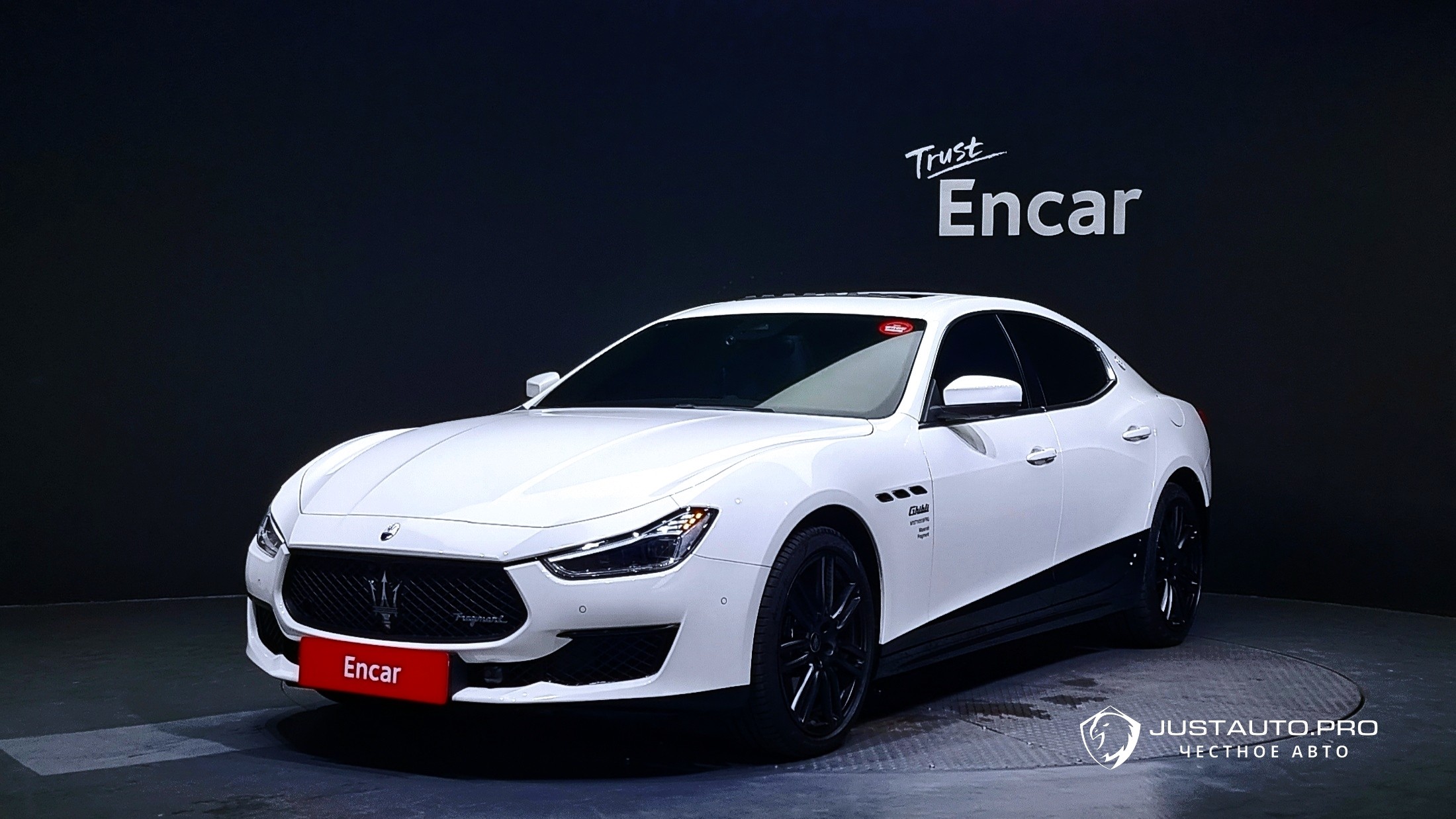 Автомобиль Maserati Ghibli