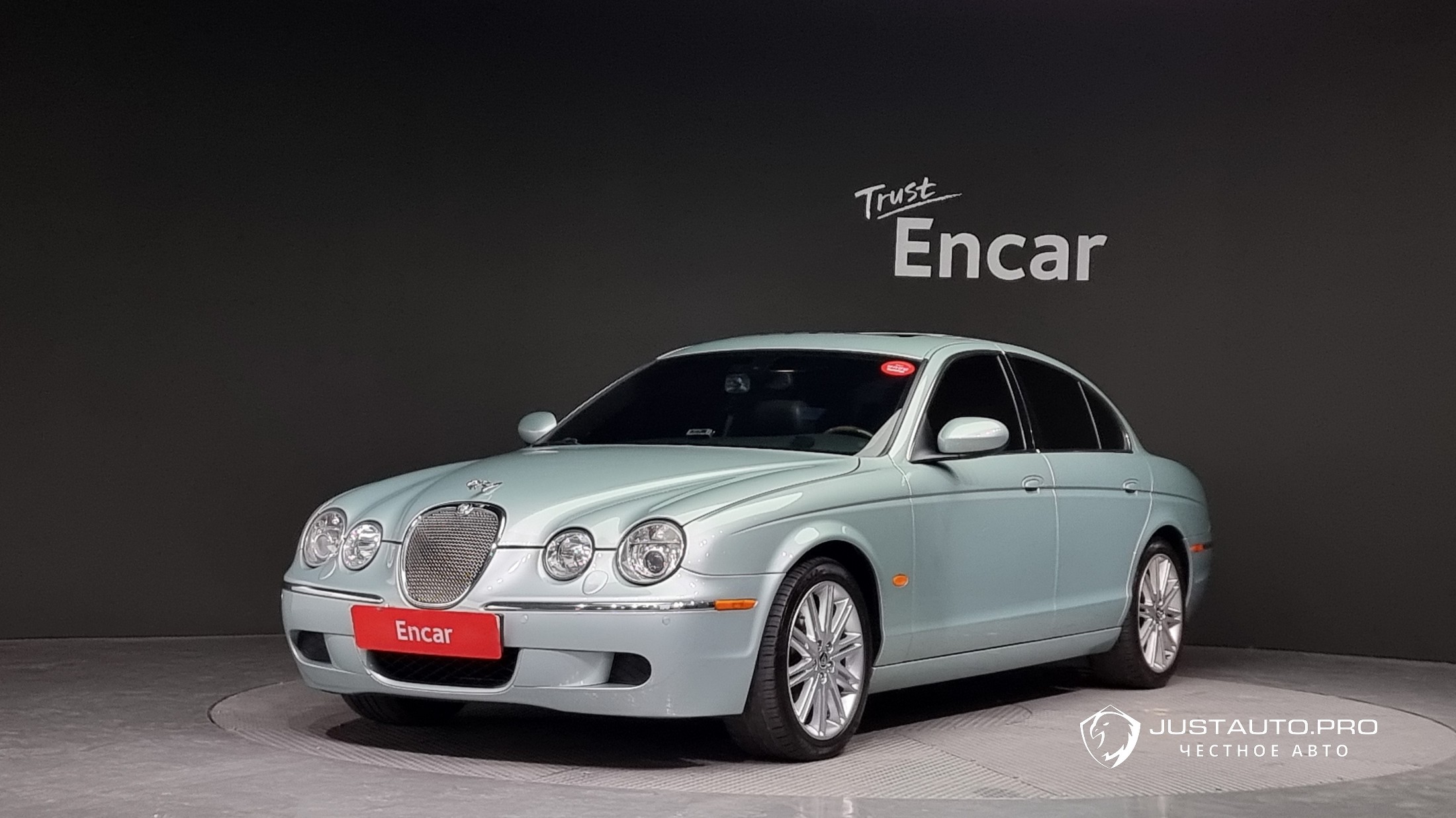 Автомобиль Jaguar S-TYPE