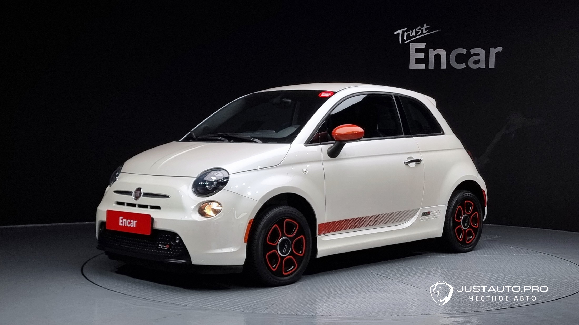 Автомобиль Fiat 500