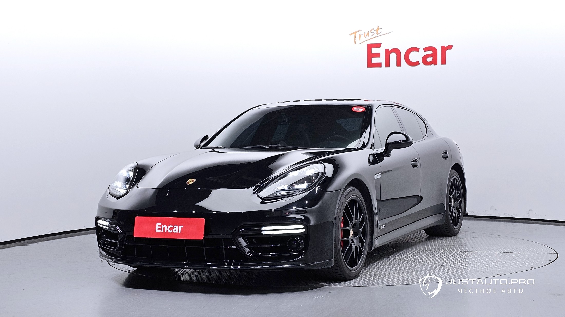 Автомобиль Porsche Panamera