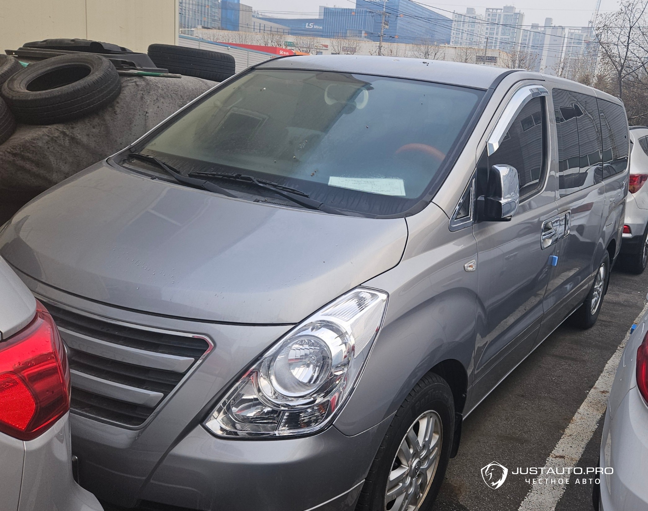 Автомобиль Hyundai Starex