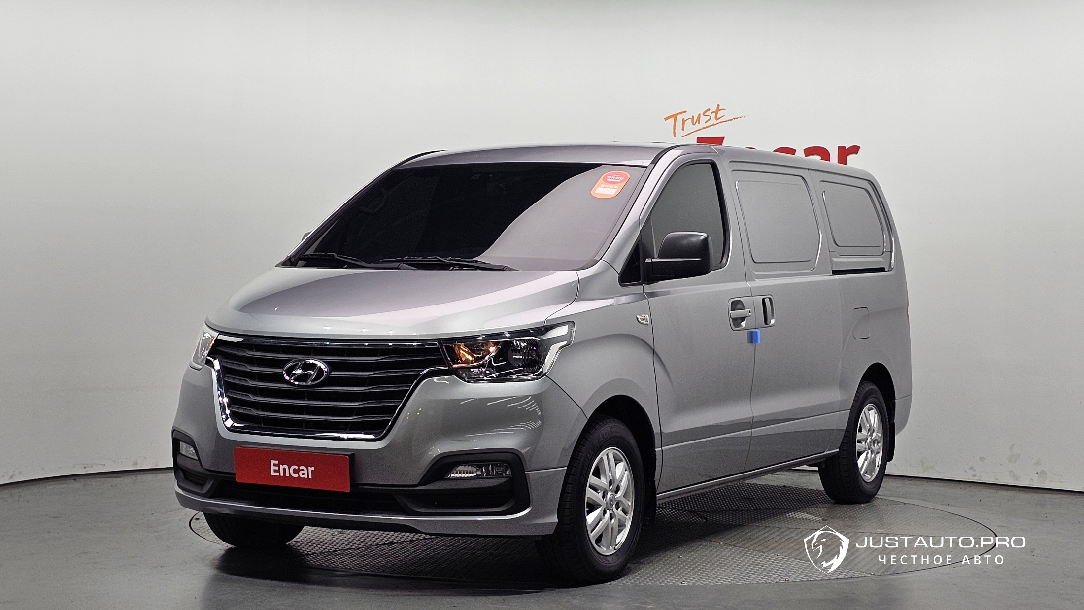 Автомобиль Hyundai Starex