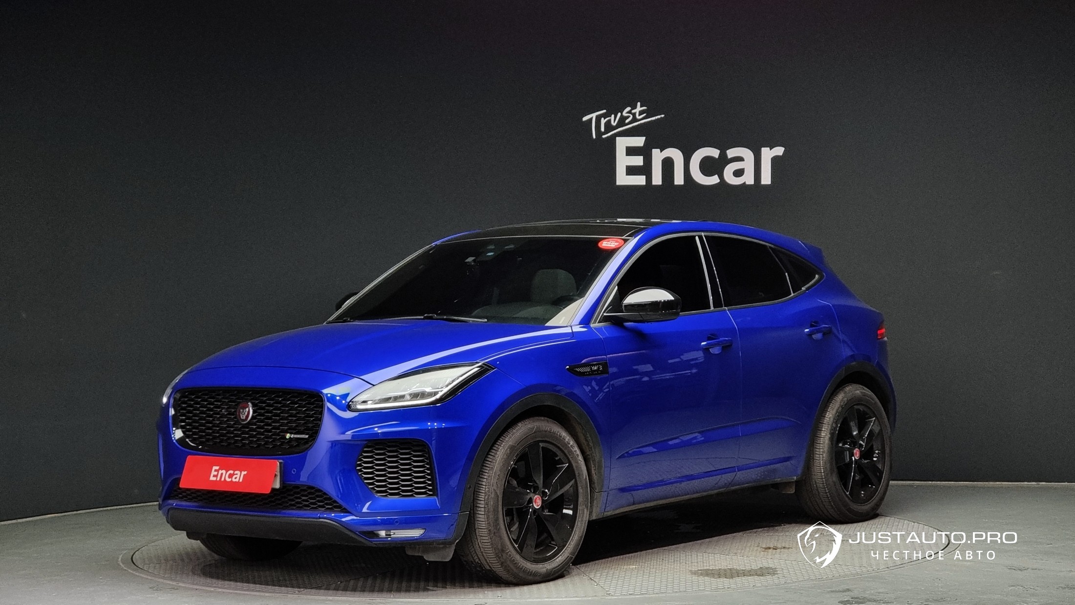 Автомобиль Jaguar E-PACE