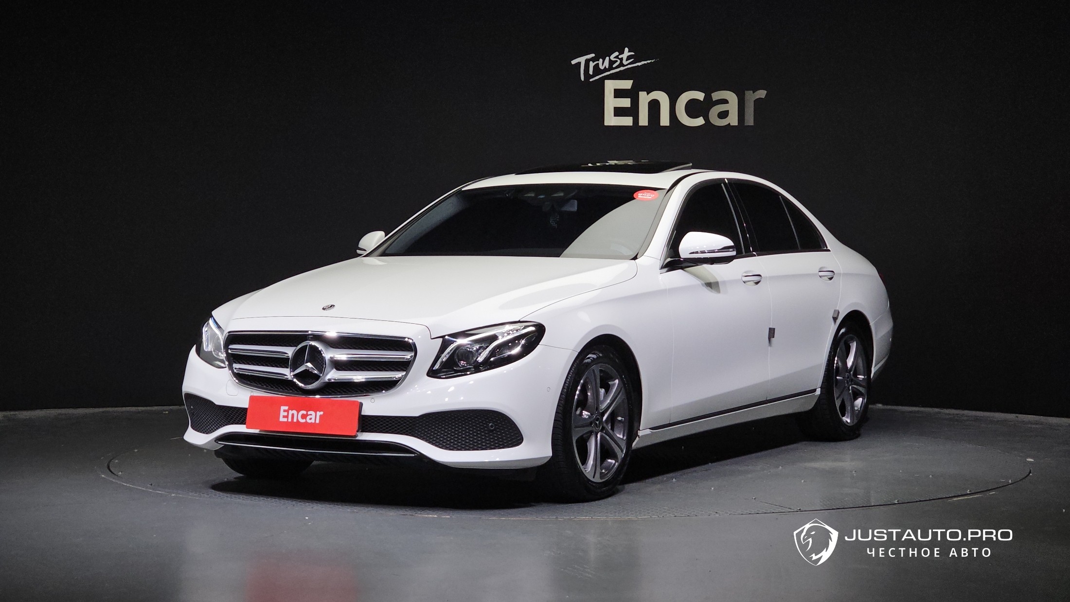 Автомобиль Mercedes-Benz E-Class