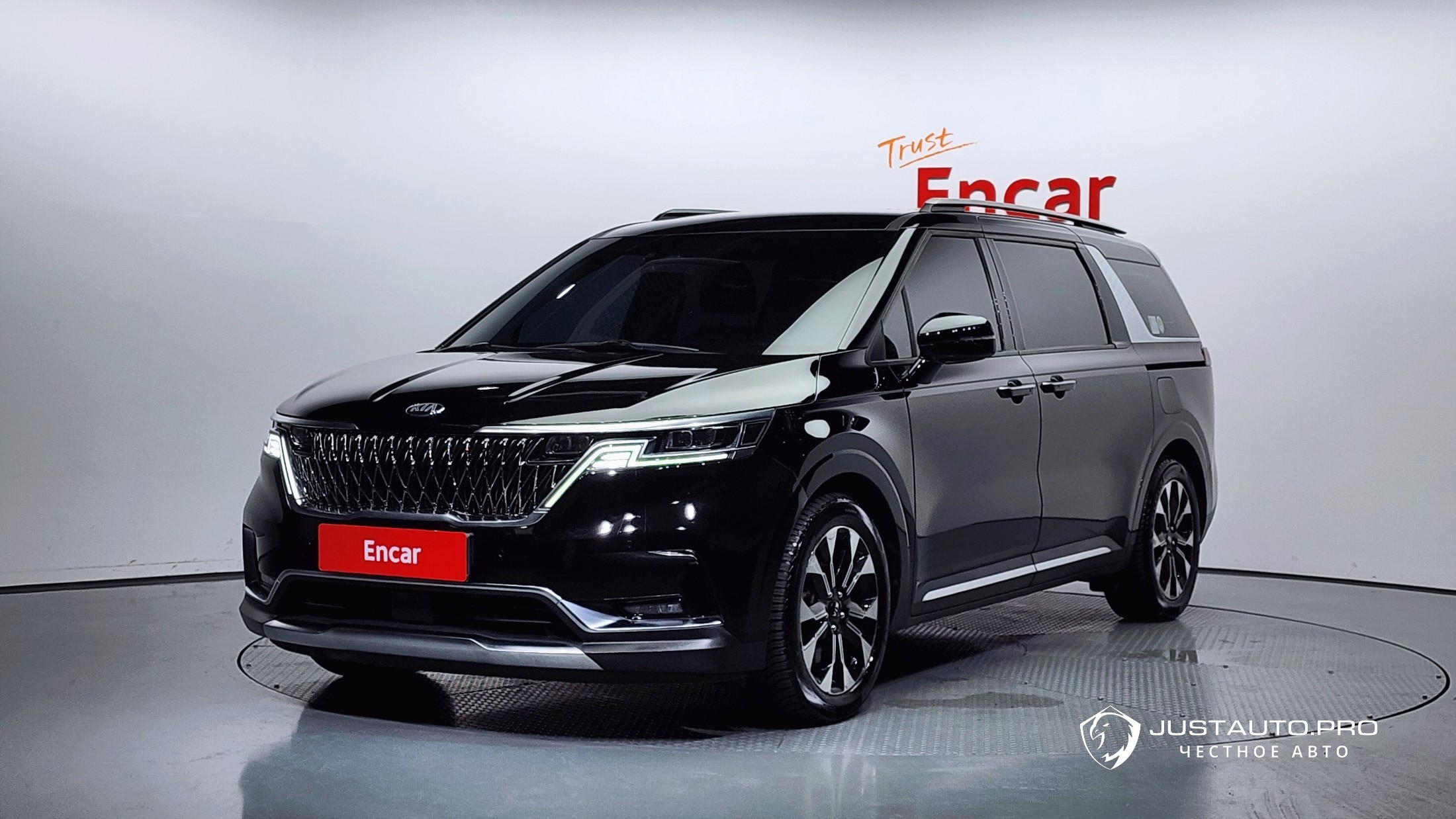 Автомобиль Kia Canival