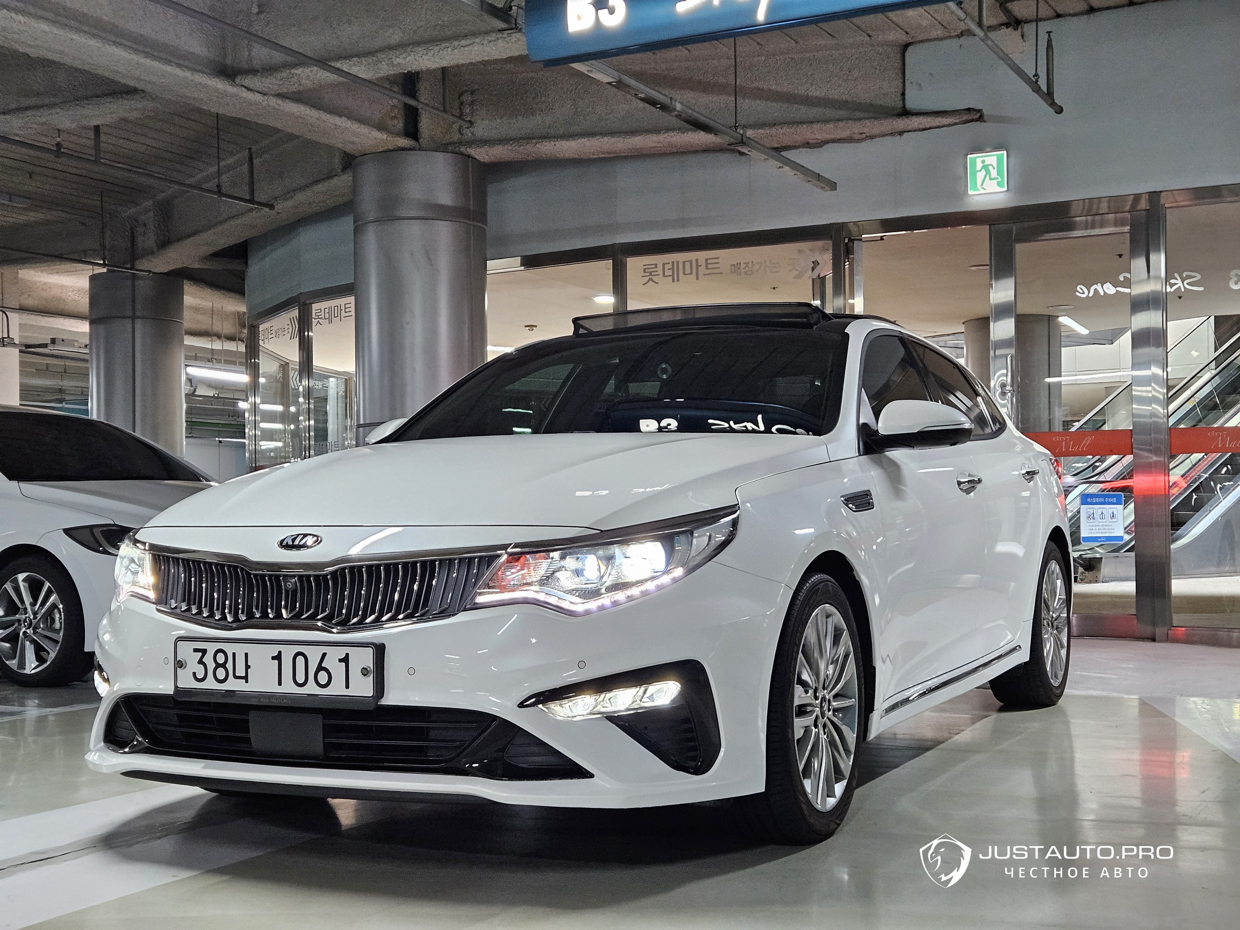 Автомобиль Kia K5