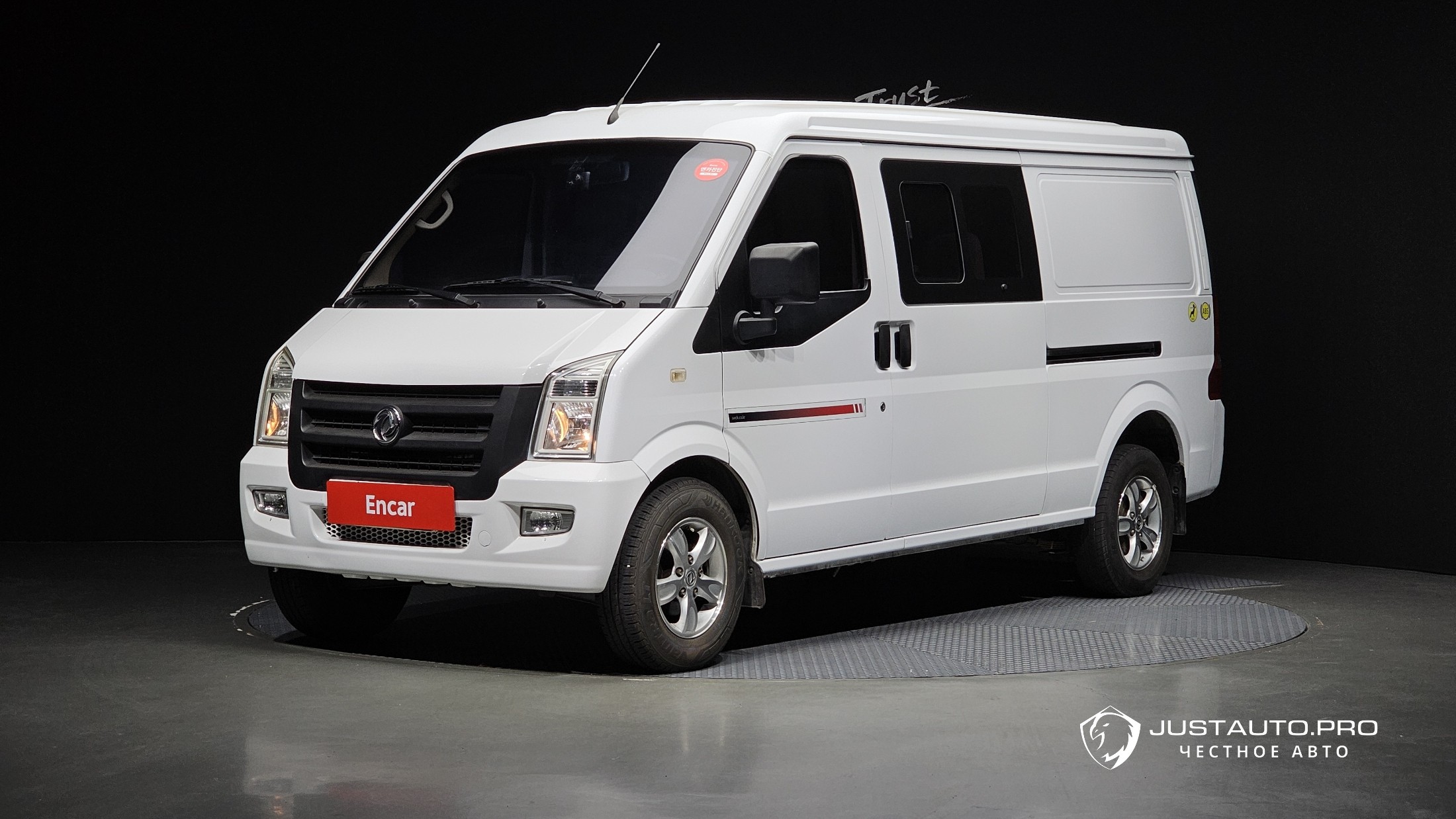 Автомобиль DFSK C35
