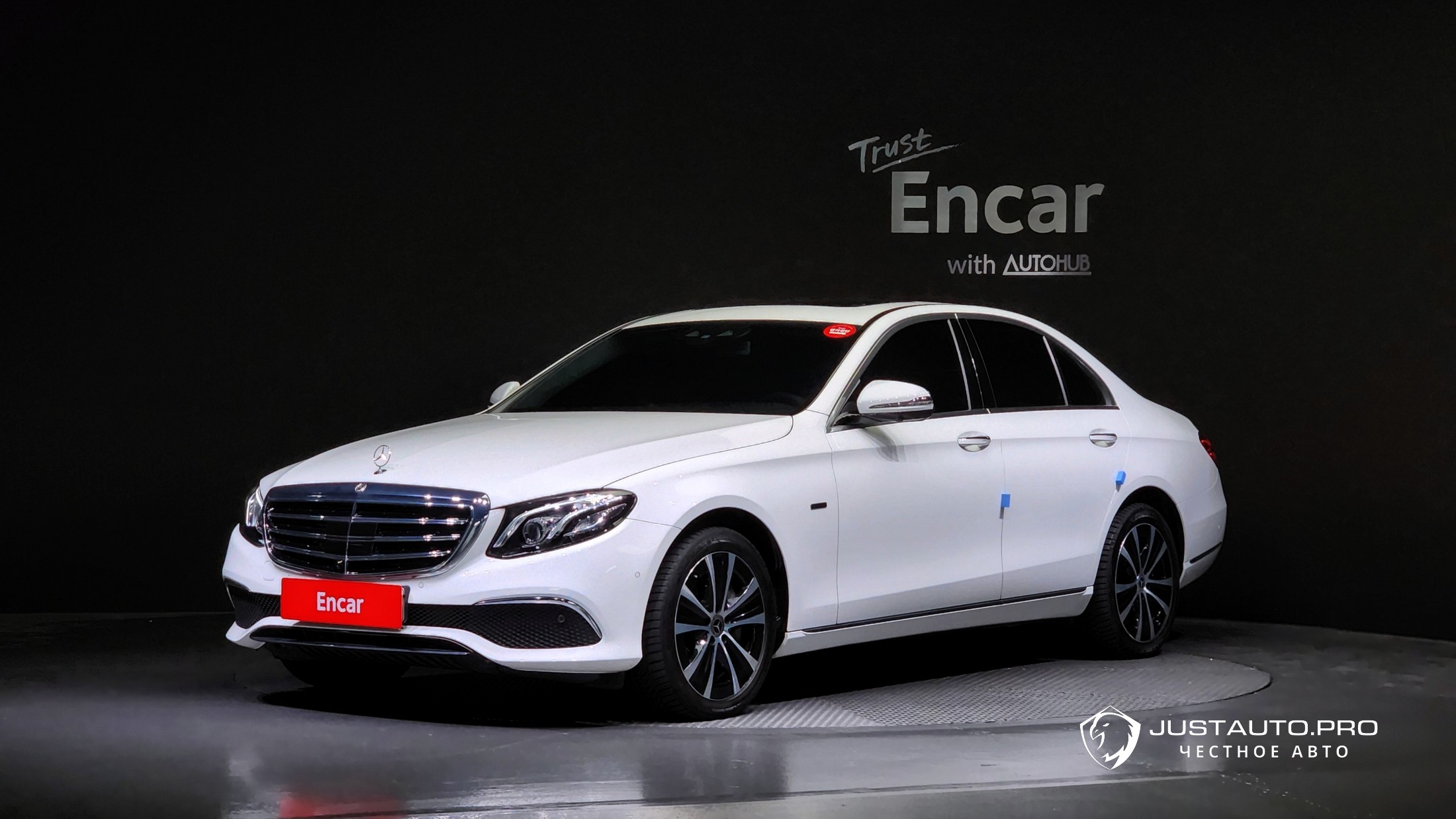 Автомобиль Mercedes-Benz E-Class