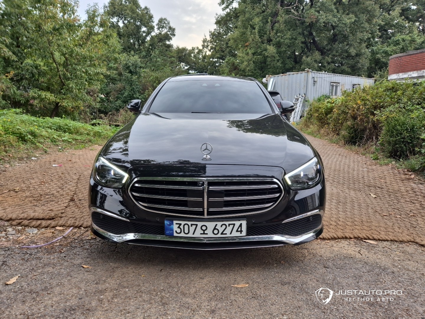 Автомобиль Mercedes-Benz E-Class