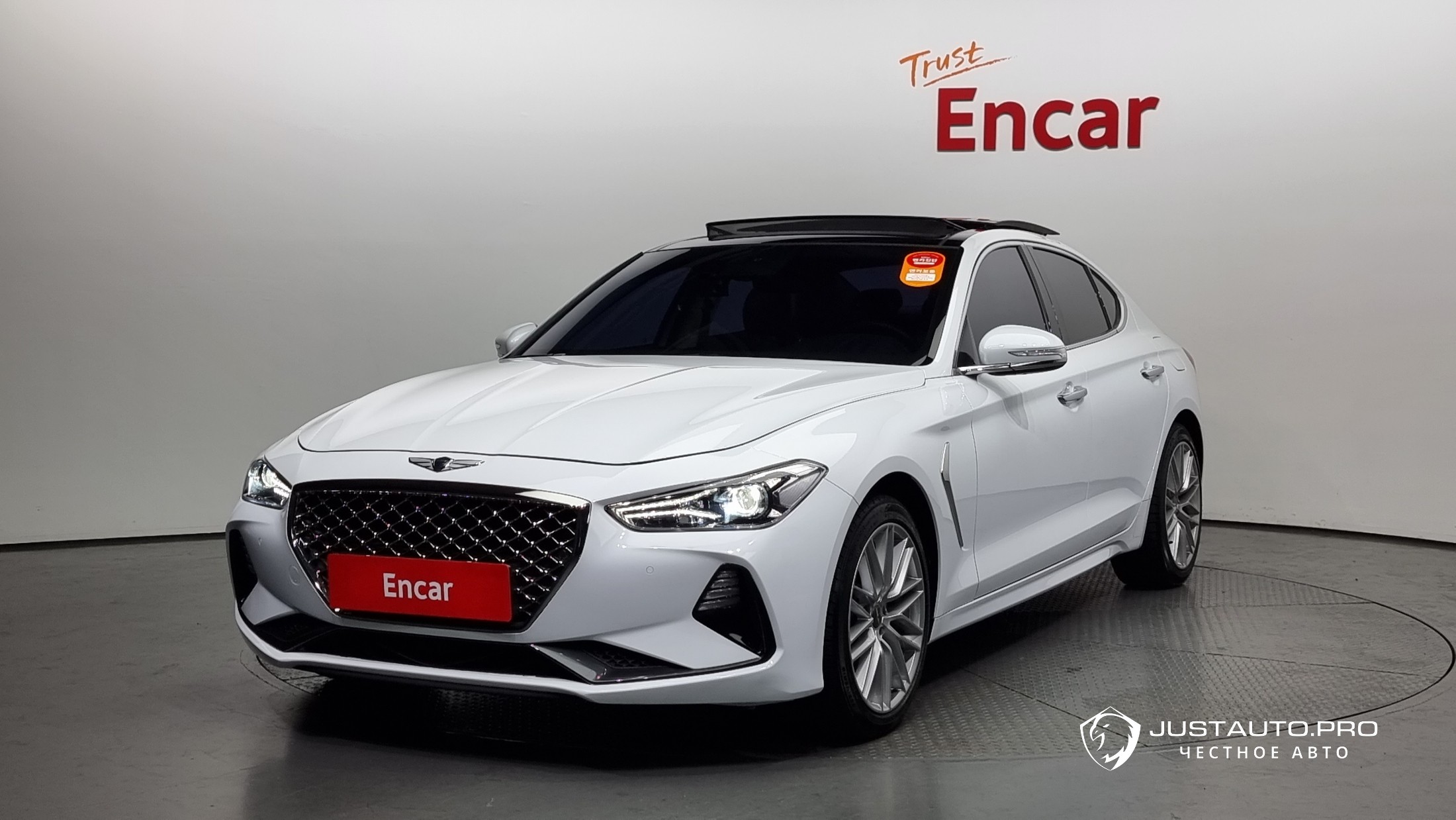 Автомобиль Genesis G70
