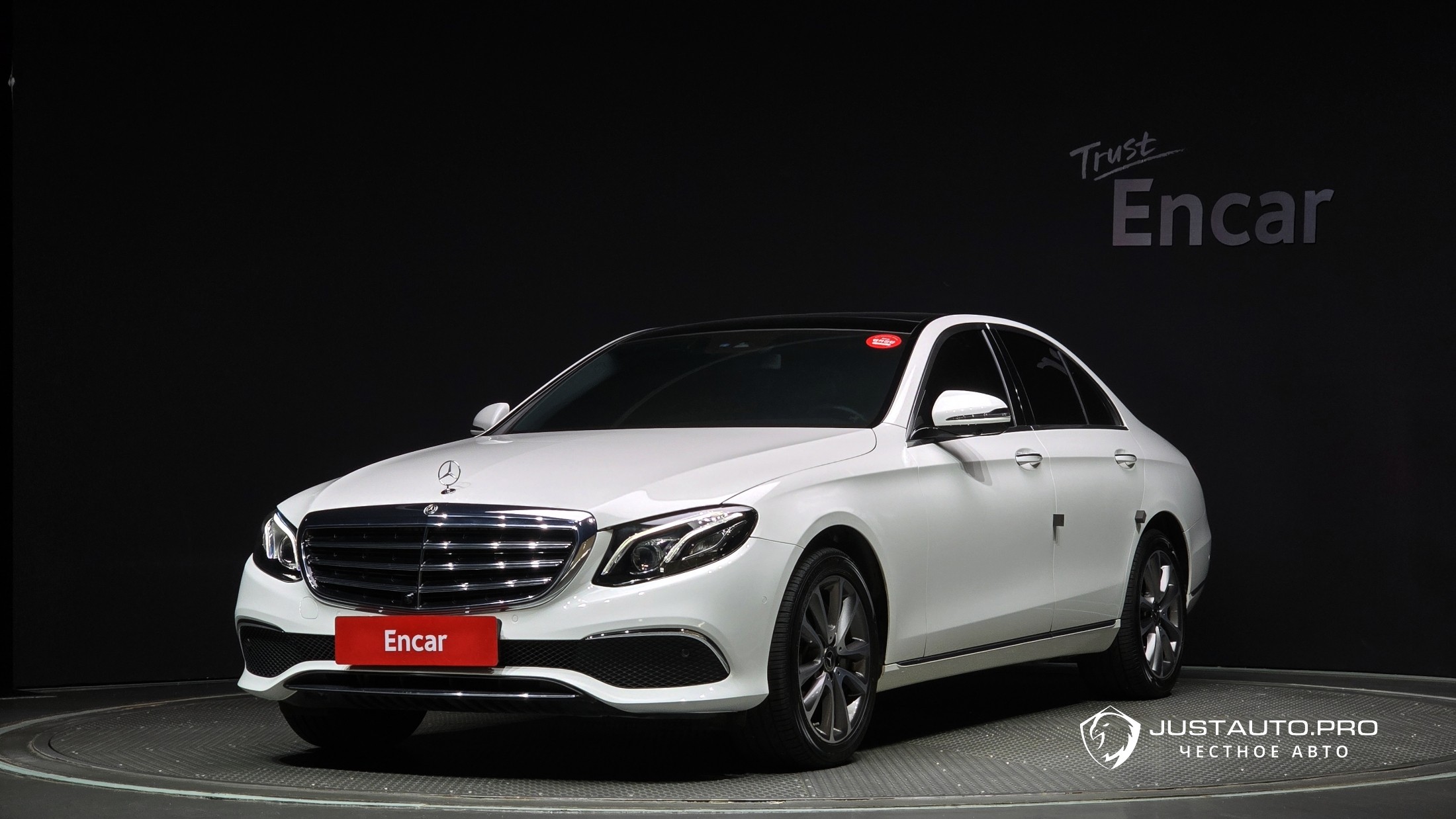 Автомобиль Mercedes-Benz E-Class