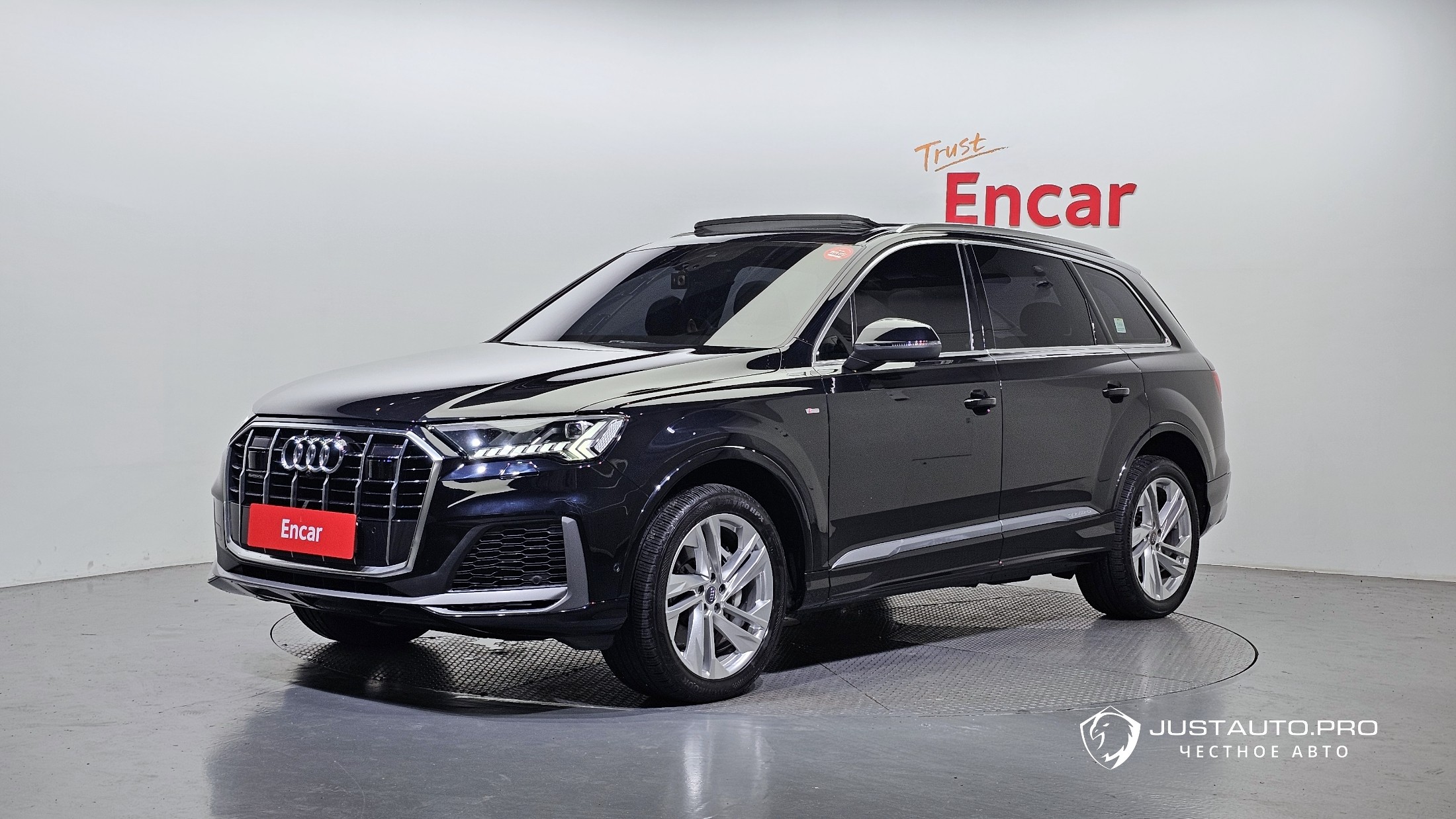 Автомобиль Audi Q7