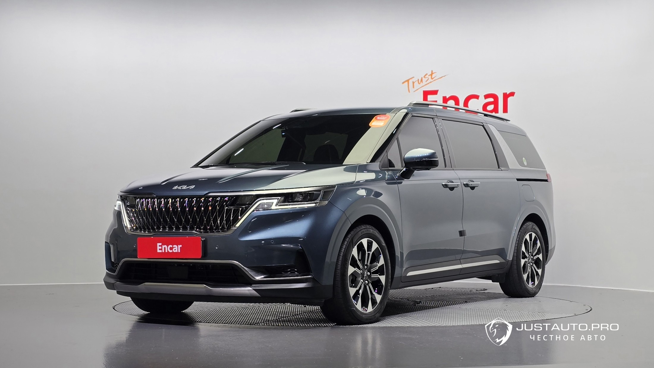 Автомобиль Kia Canival