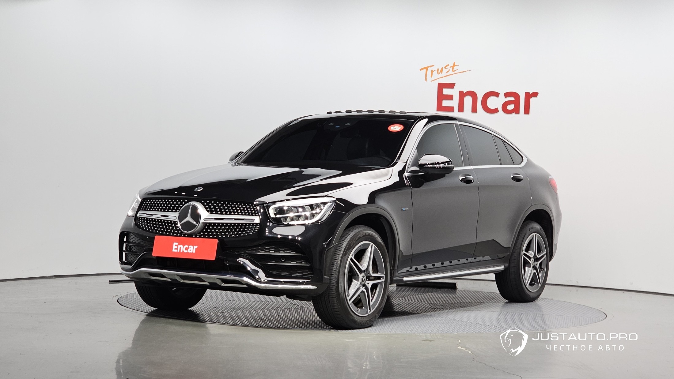 Автомобиль Mercedes-Benz GLC-Class