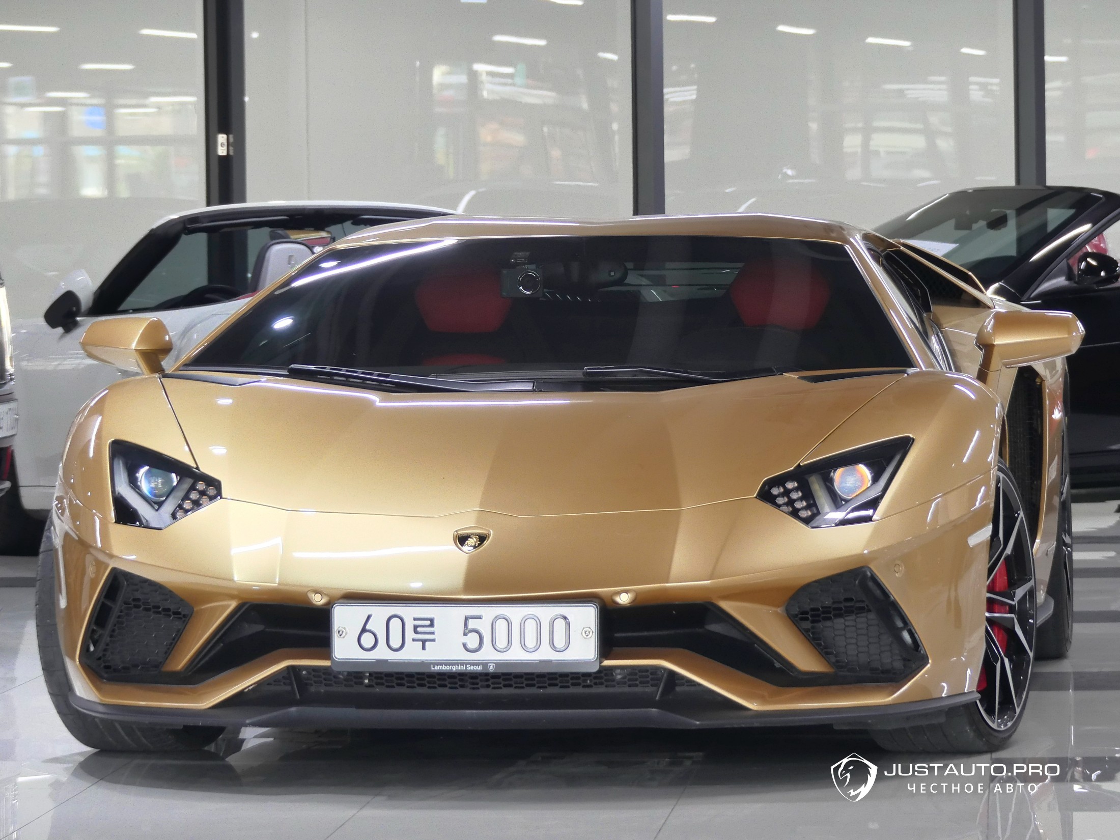 Автомобиль Lamborghini Aventador