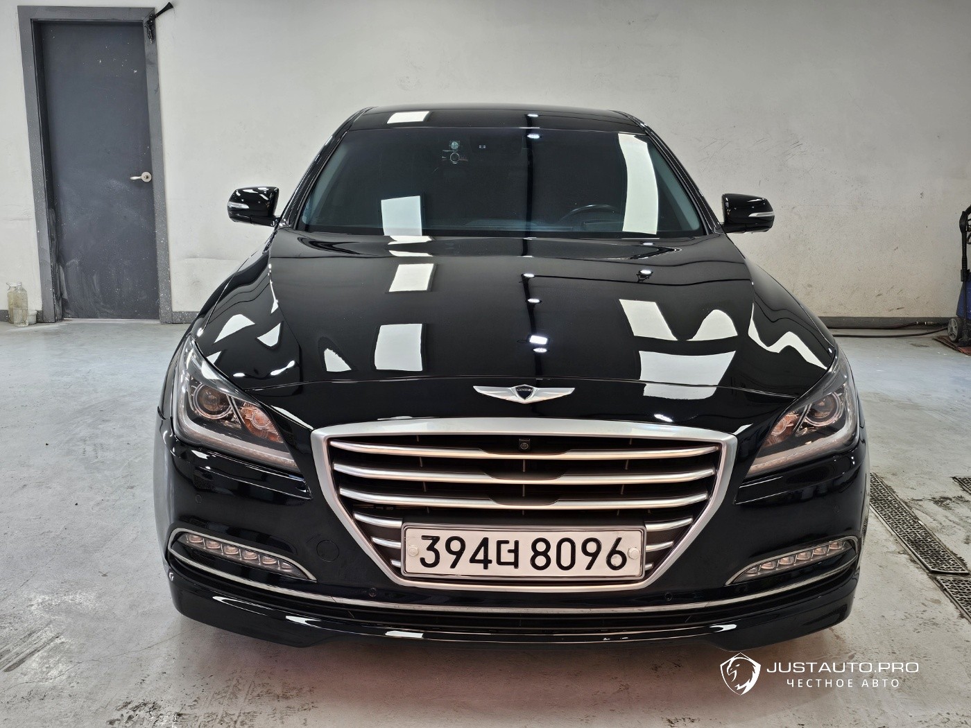 Автомобиль Hyundai Genesis