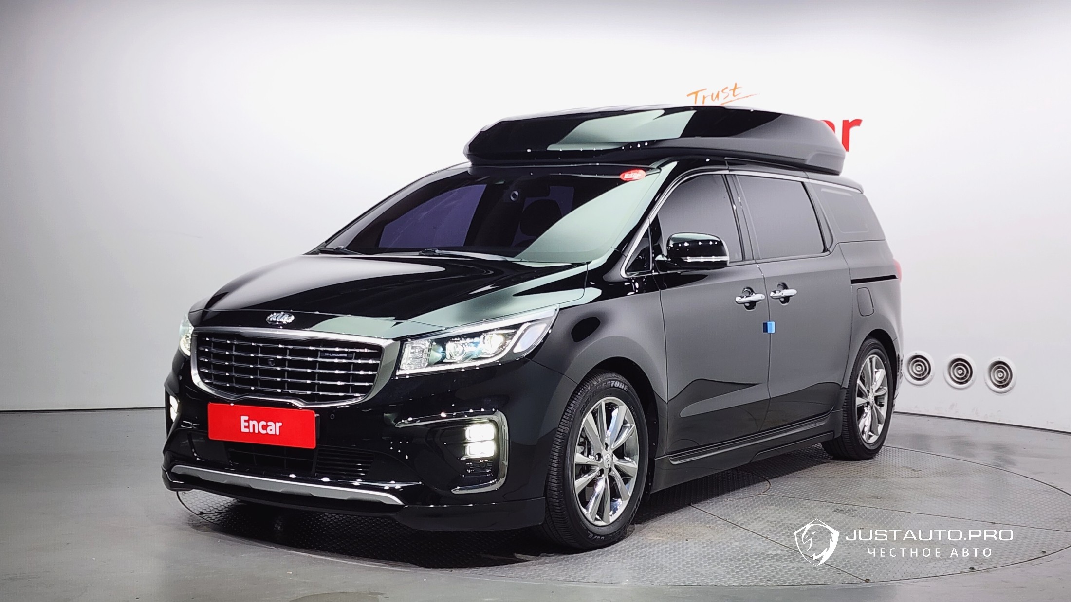 Автомобиль Kia Canival