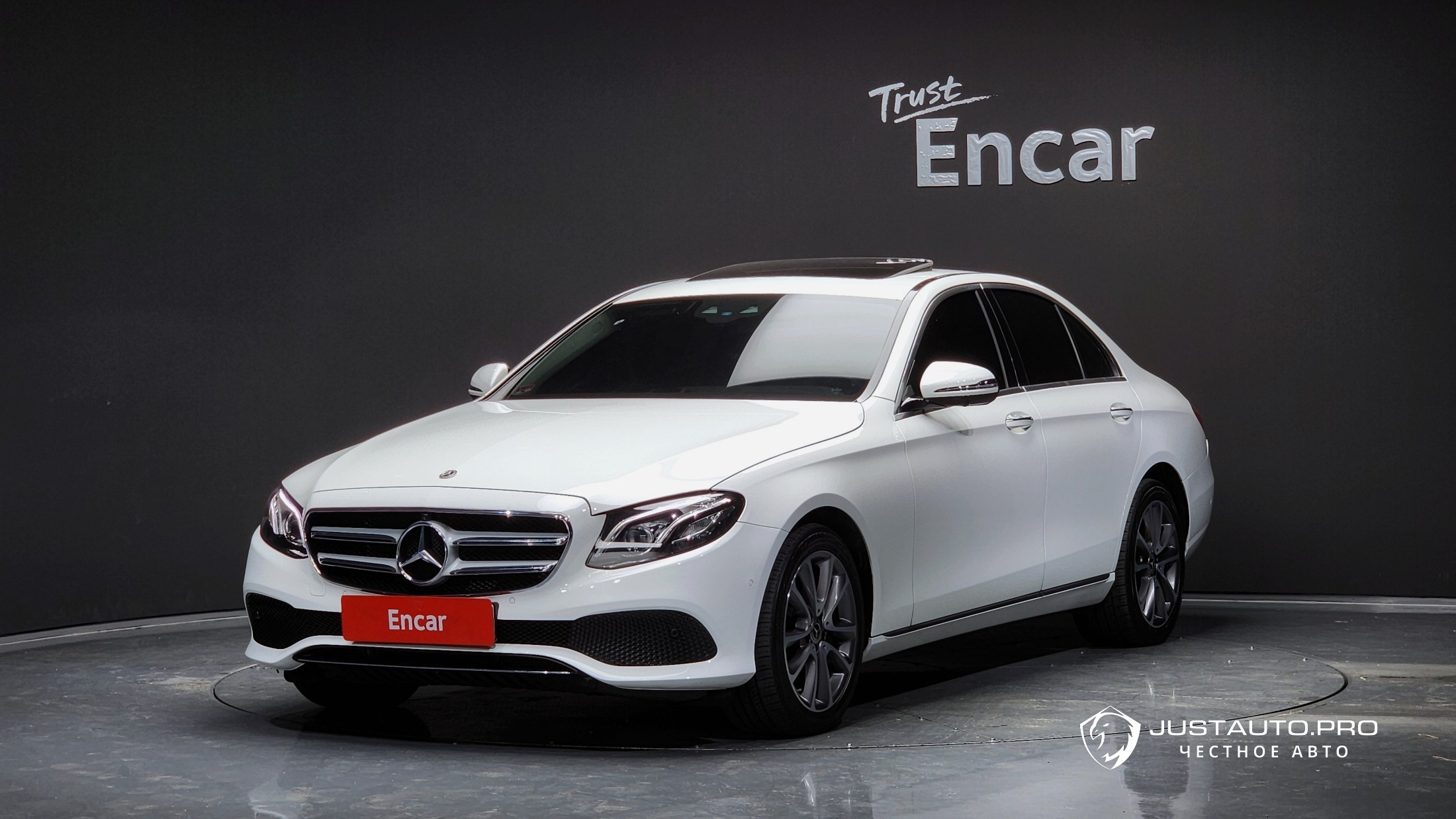Автомобиль Mercedes-Benz E-Class