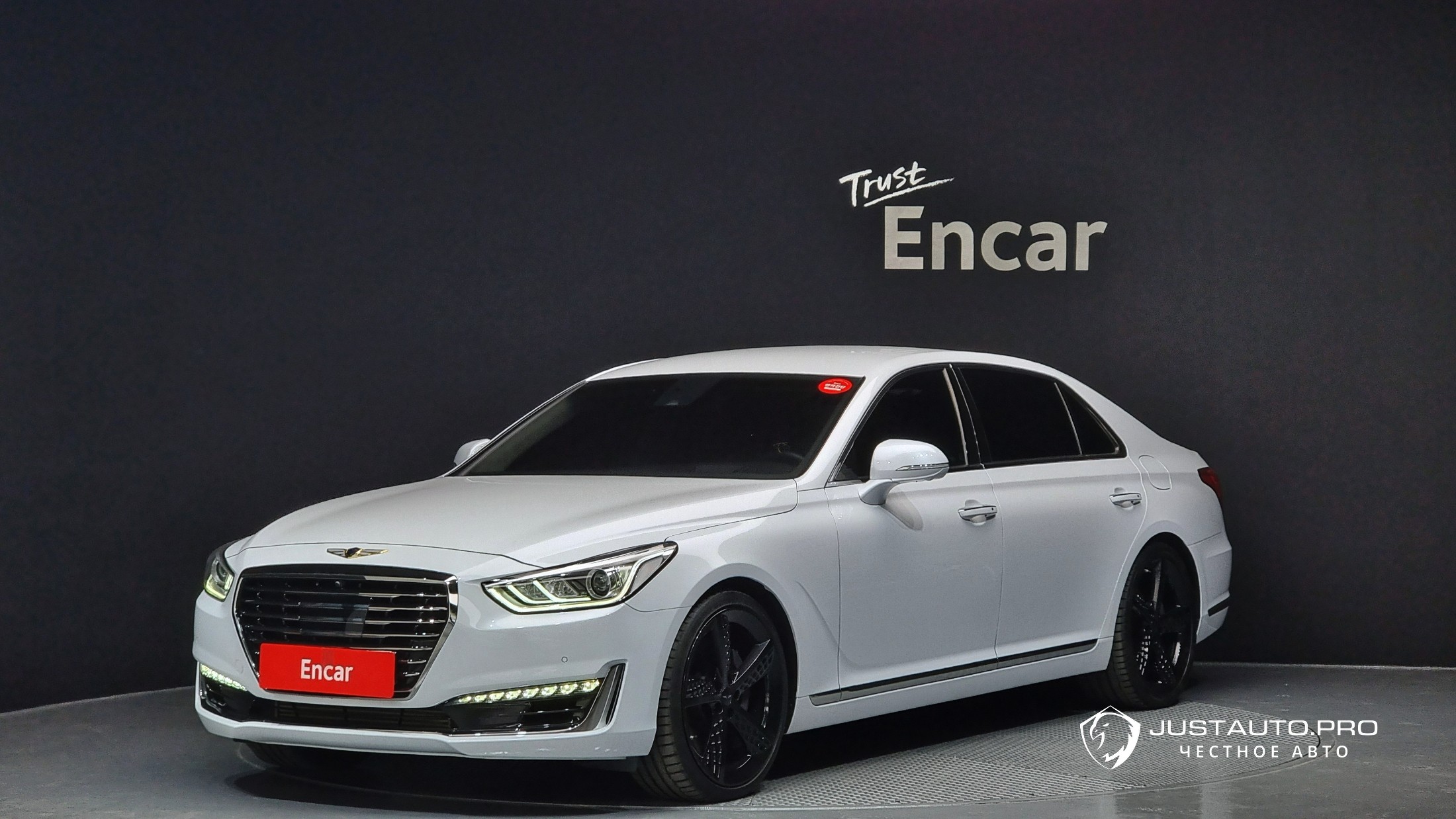 Автомобиль Genesis EQ900