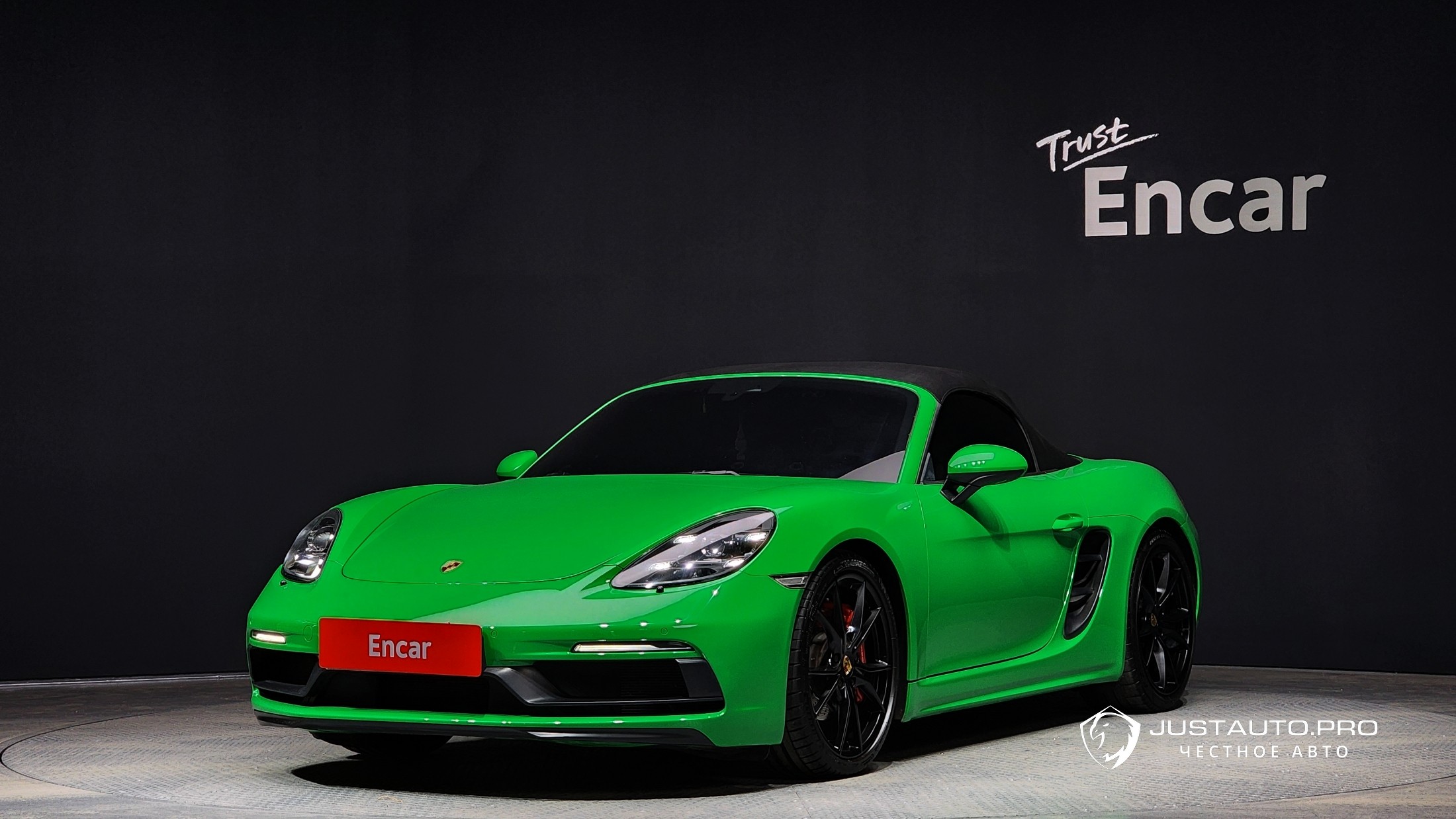 Автомобиль Porsche 718