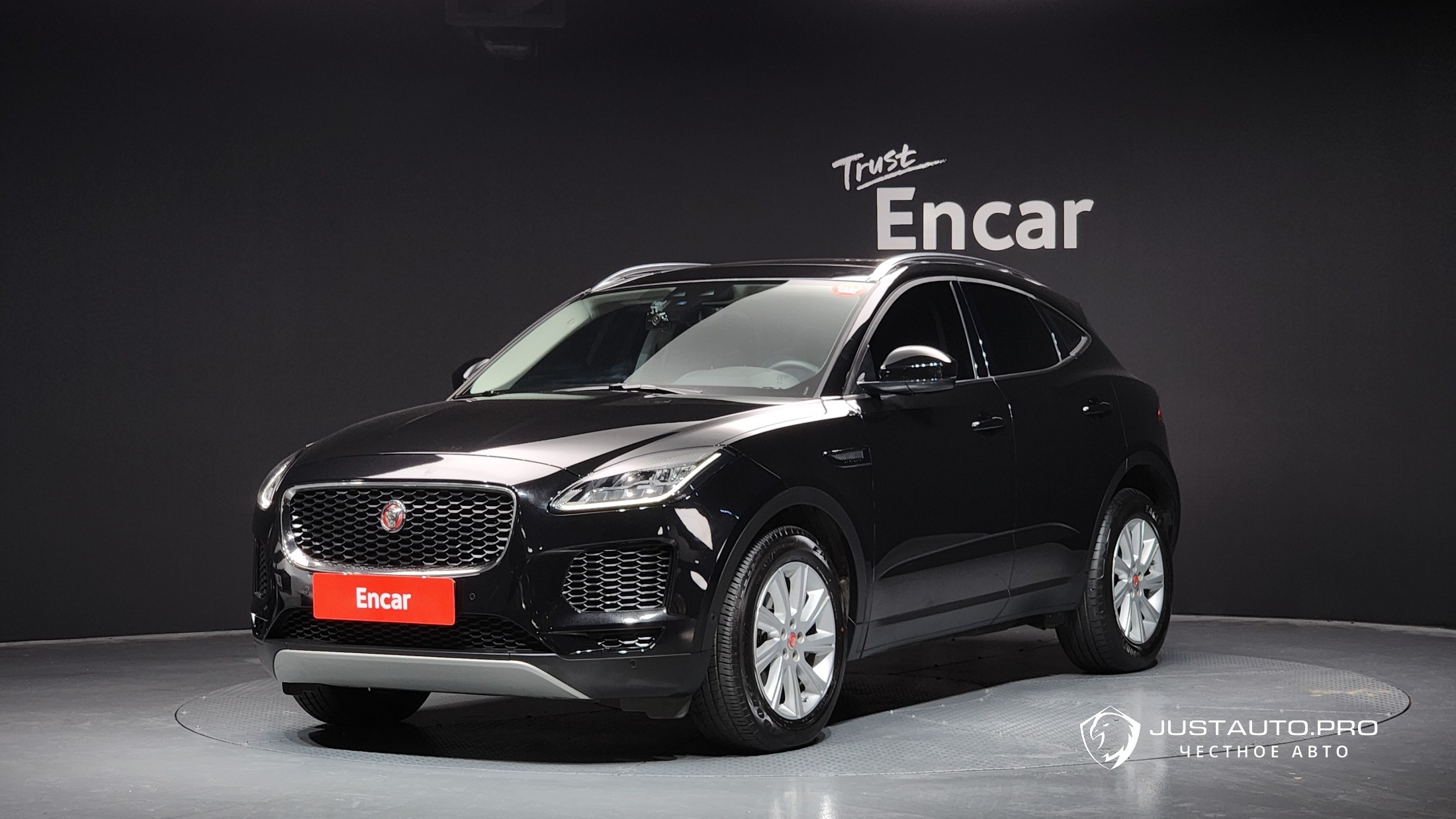 Автомобиль Jaguar E-PACE