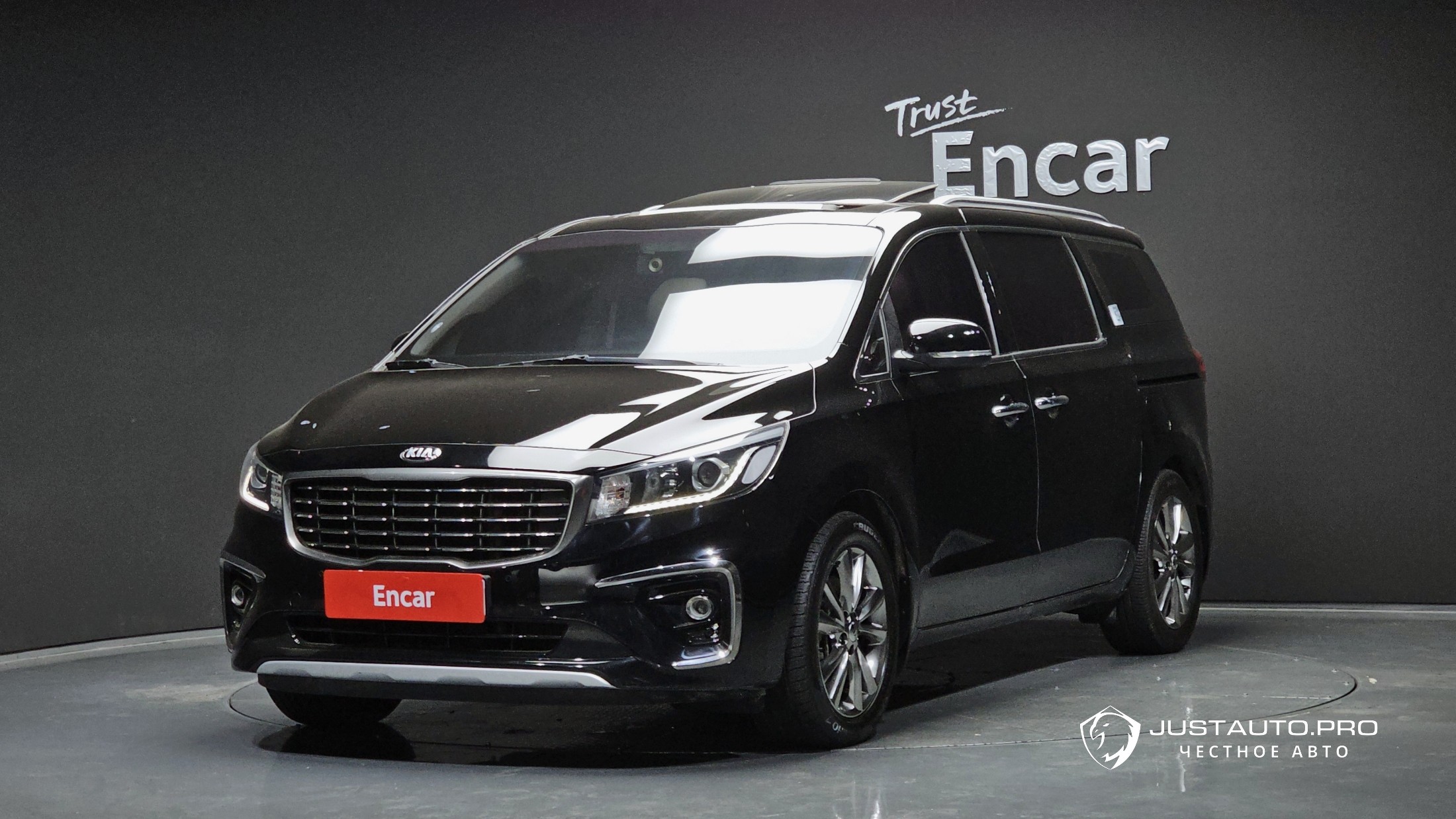 Автомобиль Kia Canival